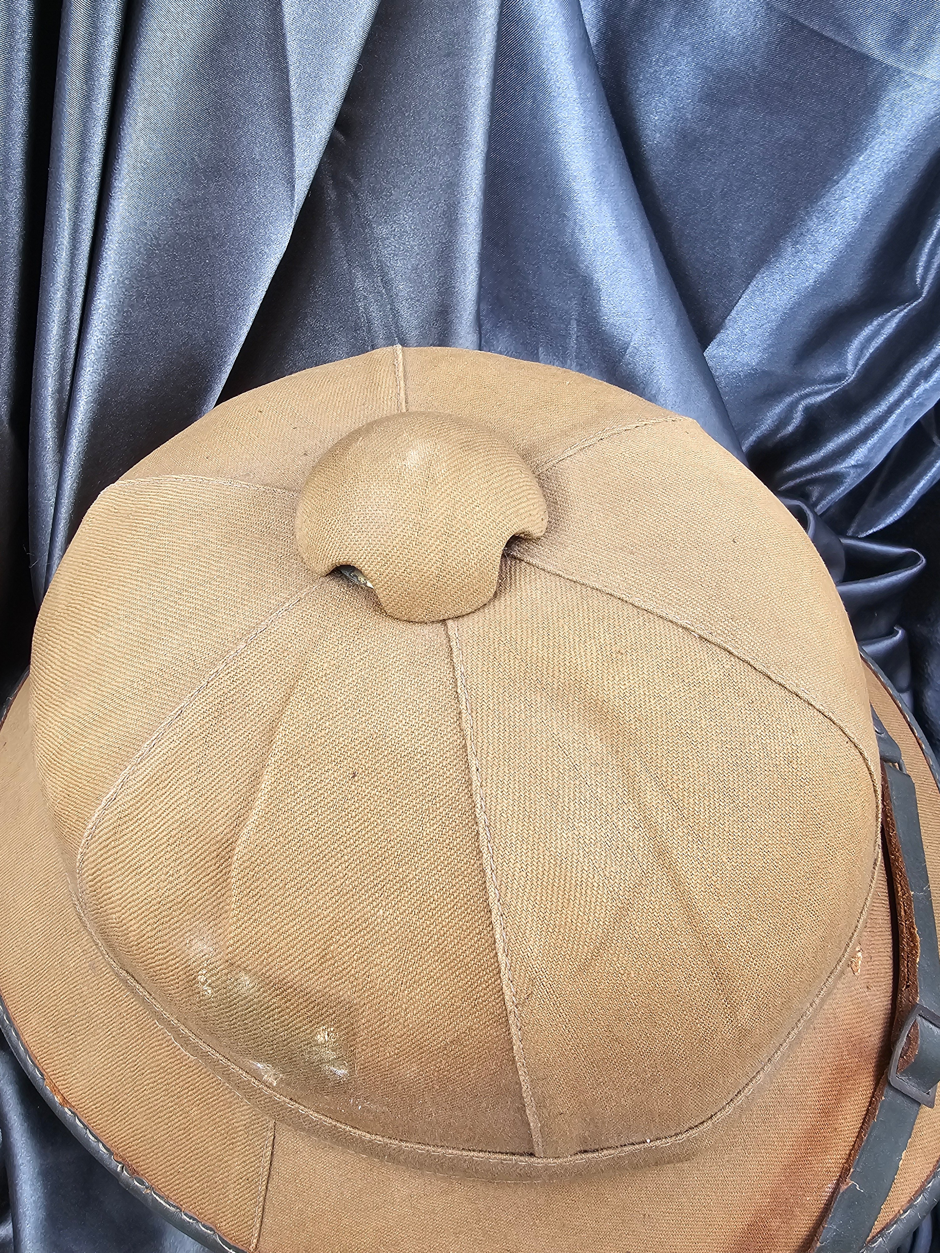 WWII GERMAN FIRST PATTERN PITH HELMET — image 4