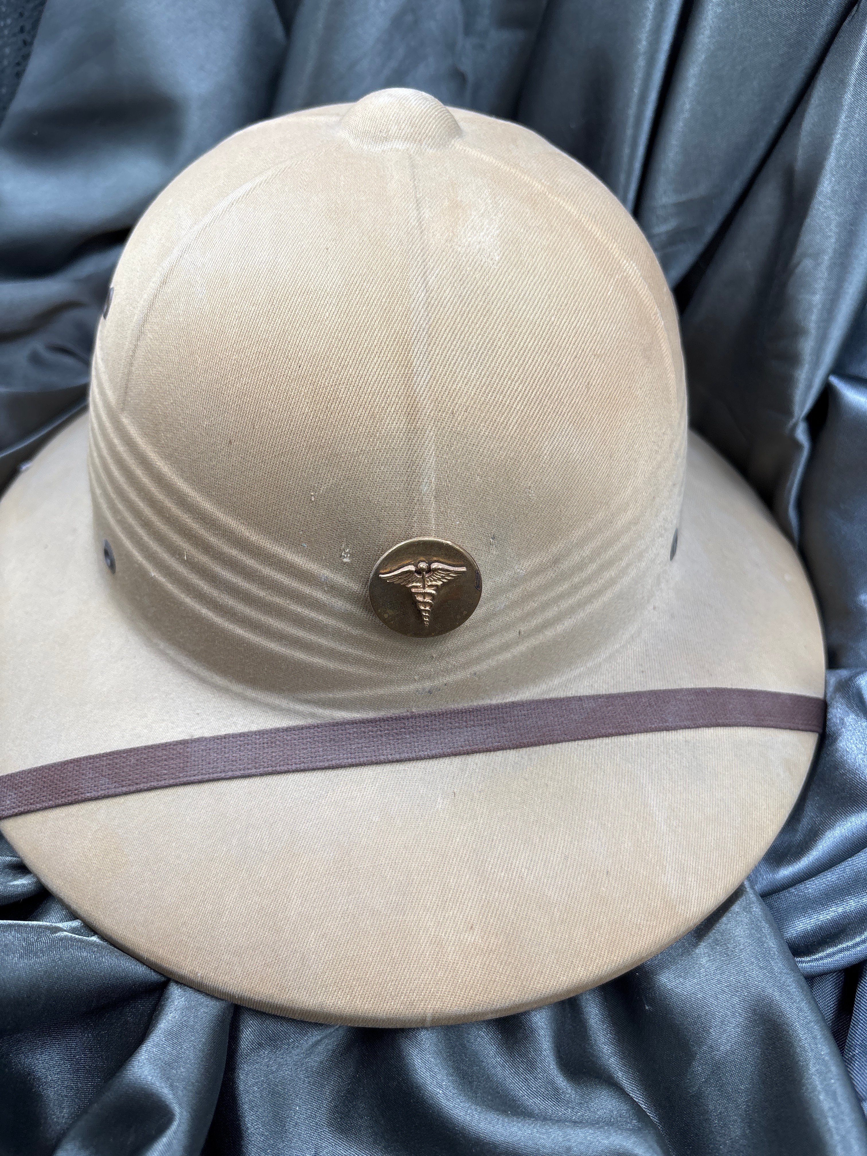 WWII US ENLISTED PITH HELMET — image 2