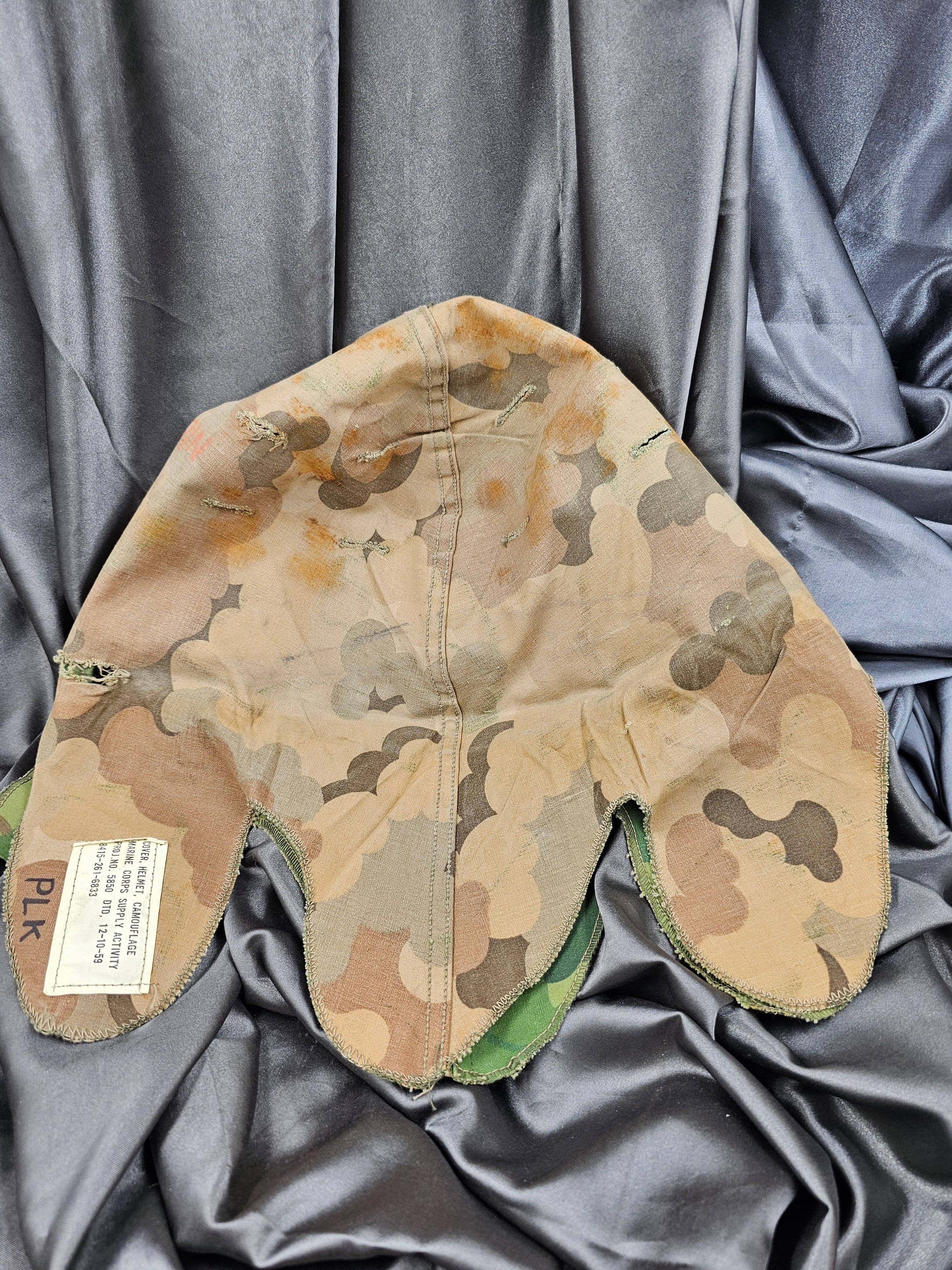1959 US MARINE CORPS CAMOUFLAGE CHAPLAIN HELMET COVER — image 4