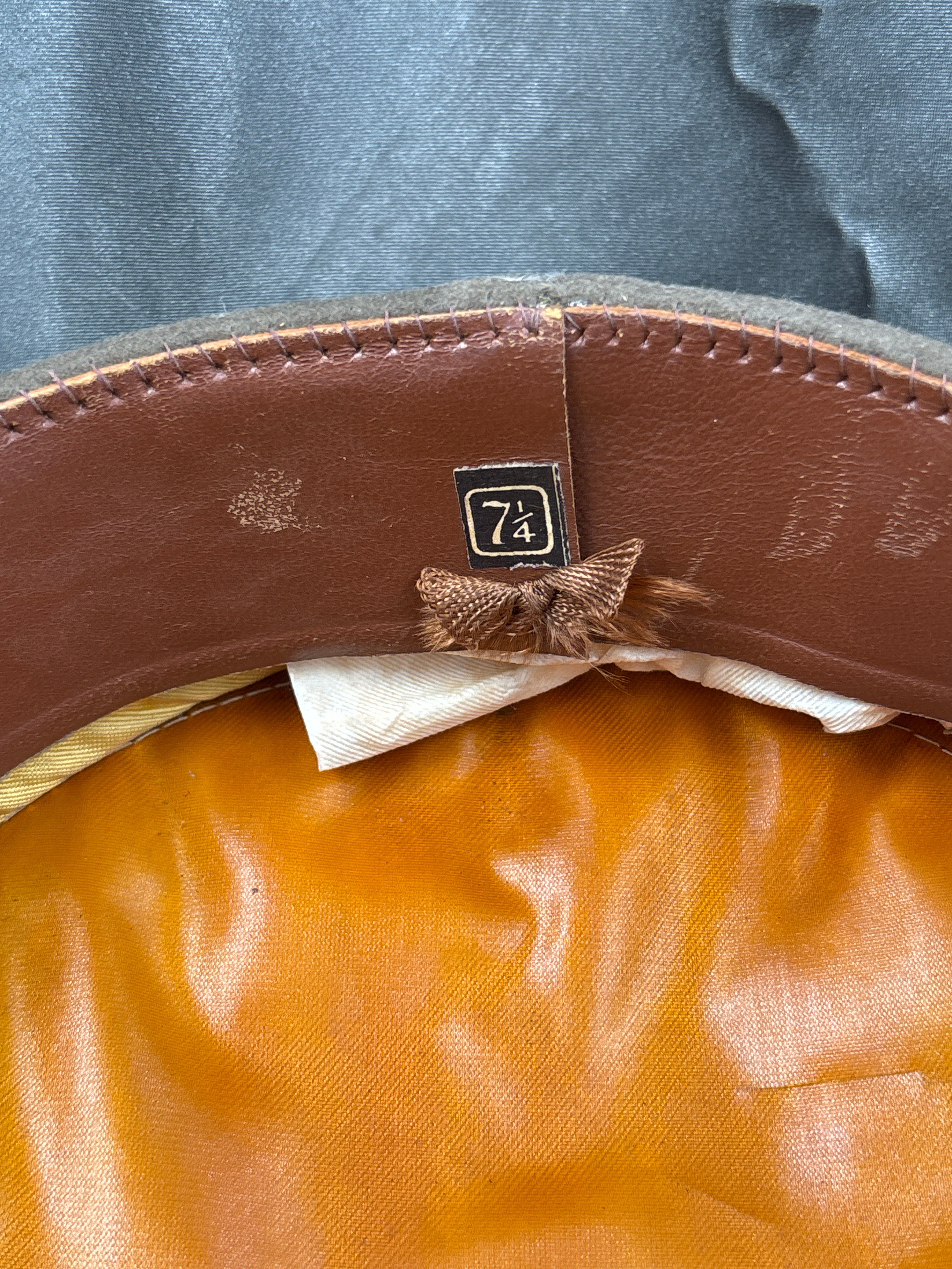 WWII US ENLISTED VISOR CAP SIZE 7 1/4 WITH COVER — image 6