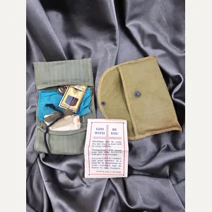 WWII US SEWING KIT