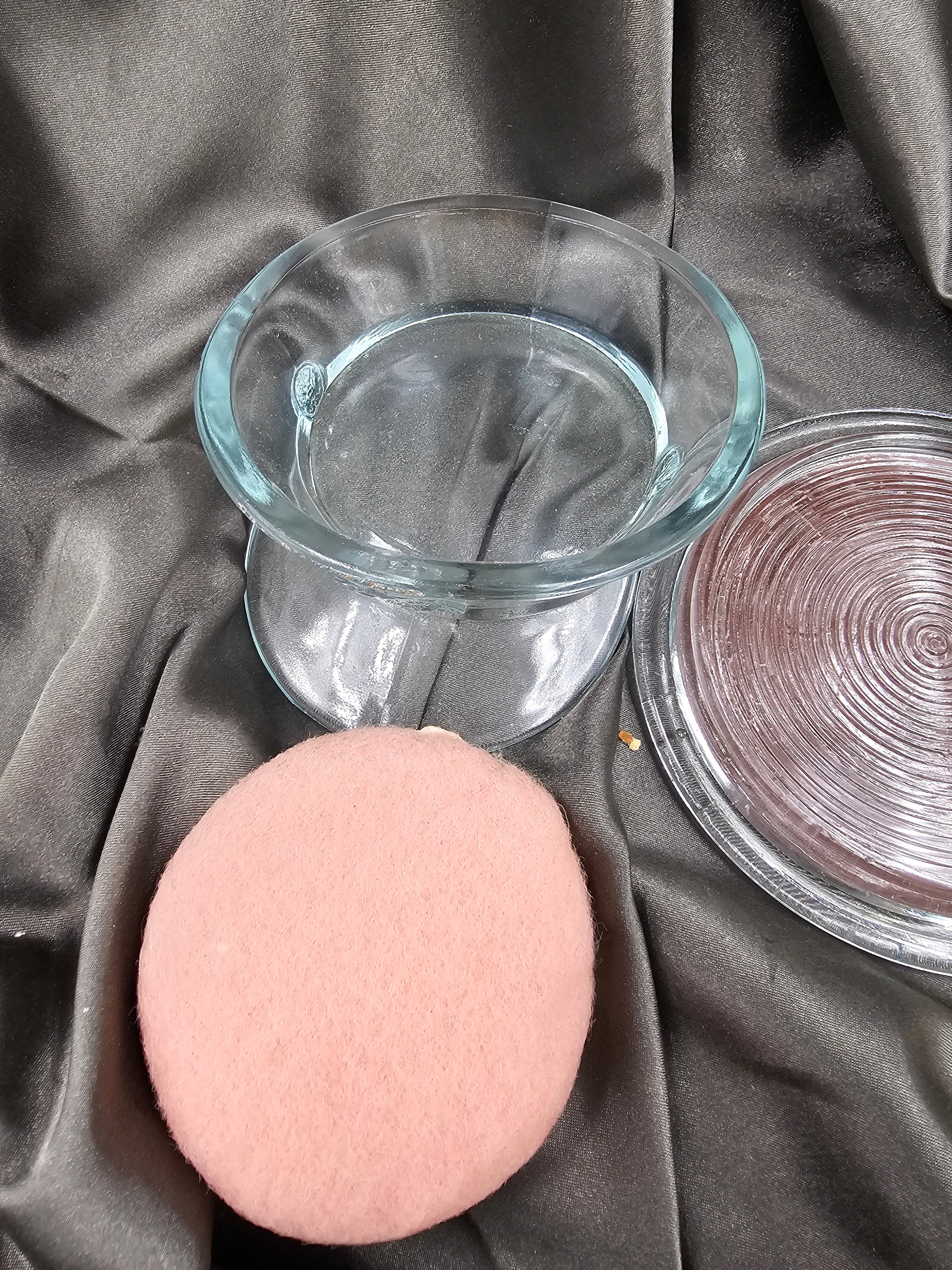 WWII US GLASS VANITY COMPACT AND MIRROR — image 3