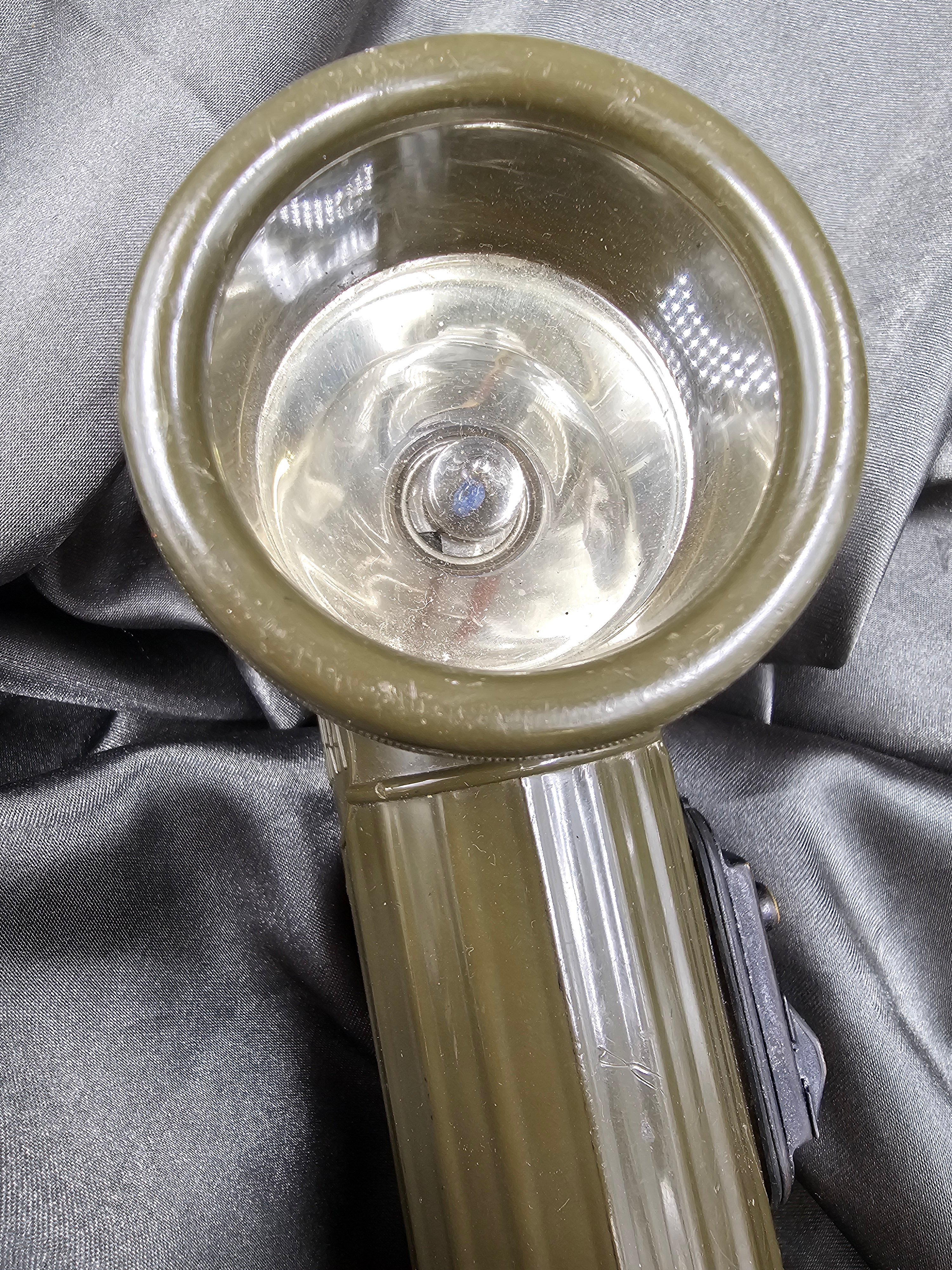 WWII/KOREA US TL-122D FLASHLIGHT — image 3