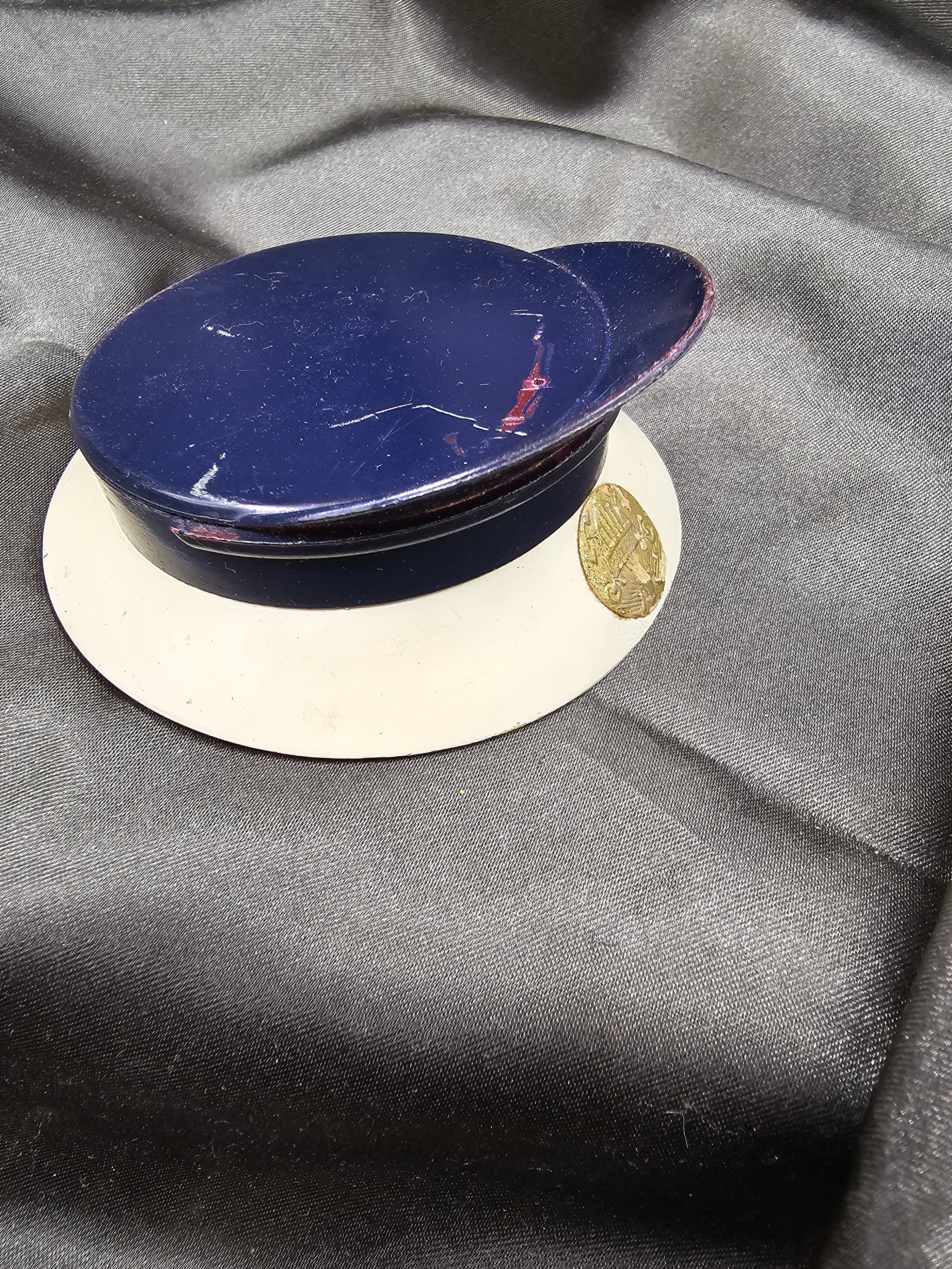 WWII US NAVY SWEETHEART COMPACT — image 4