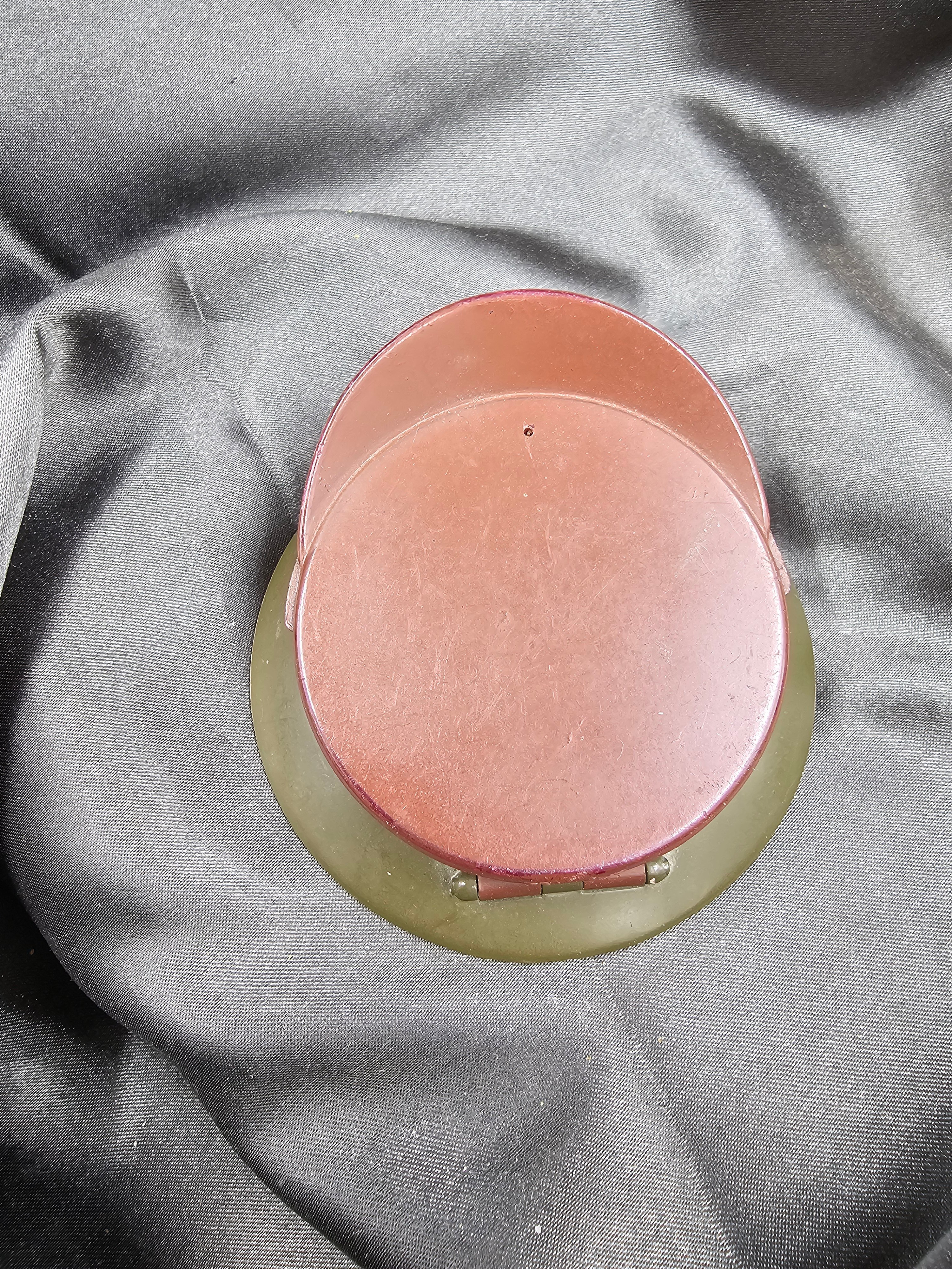 WWII US ARMY ENLISTED SWEETHEART COMPACT — image 3