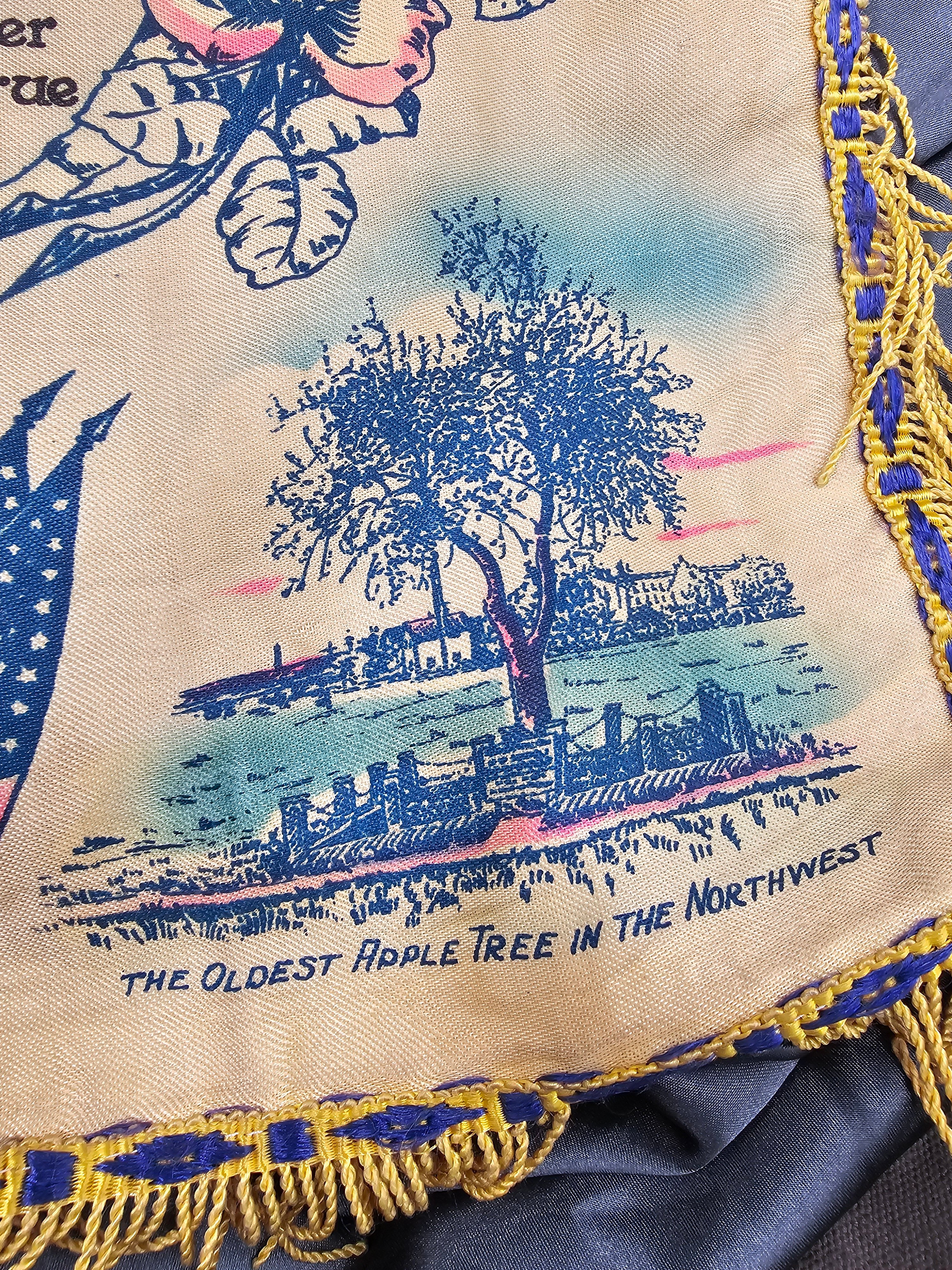 WWII FORT VANCOUVER BARRACKS SWEETHEART PILLOW — image 3