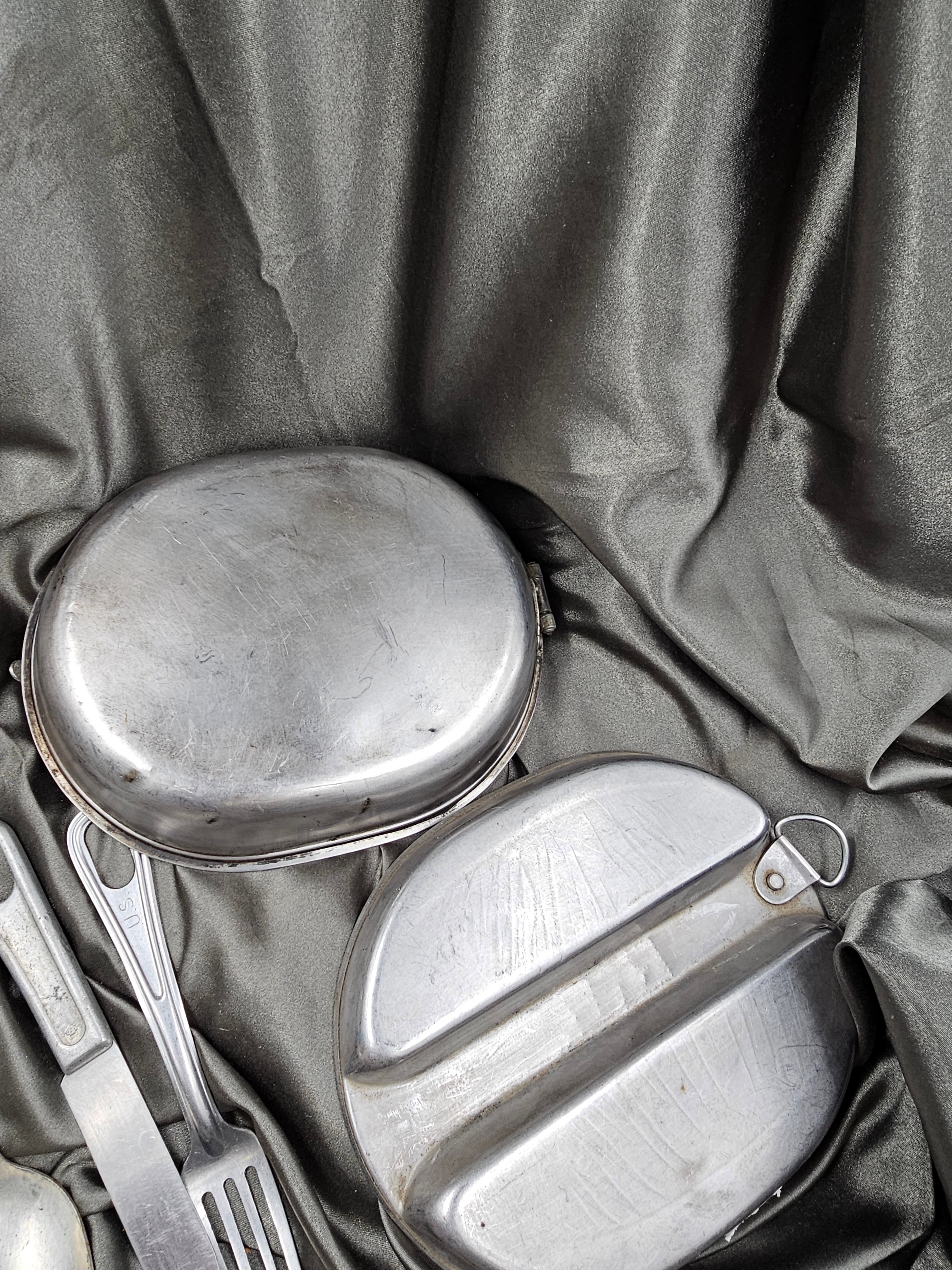 WWII US MESS KIT WITH UTENSILS — image 5