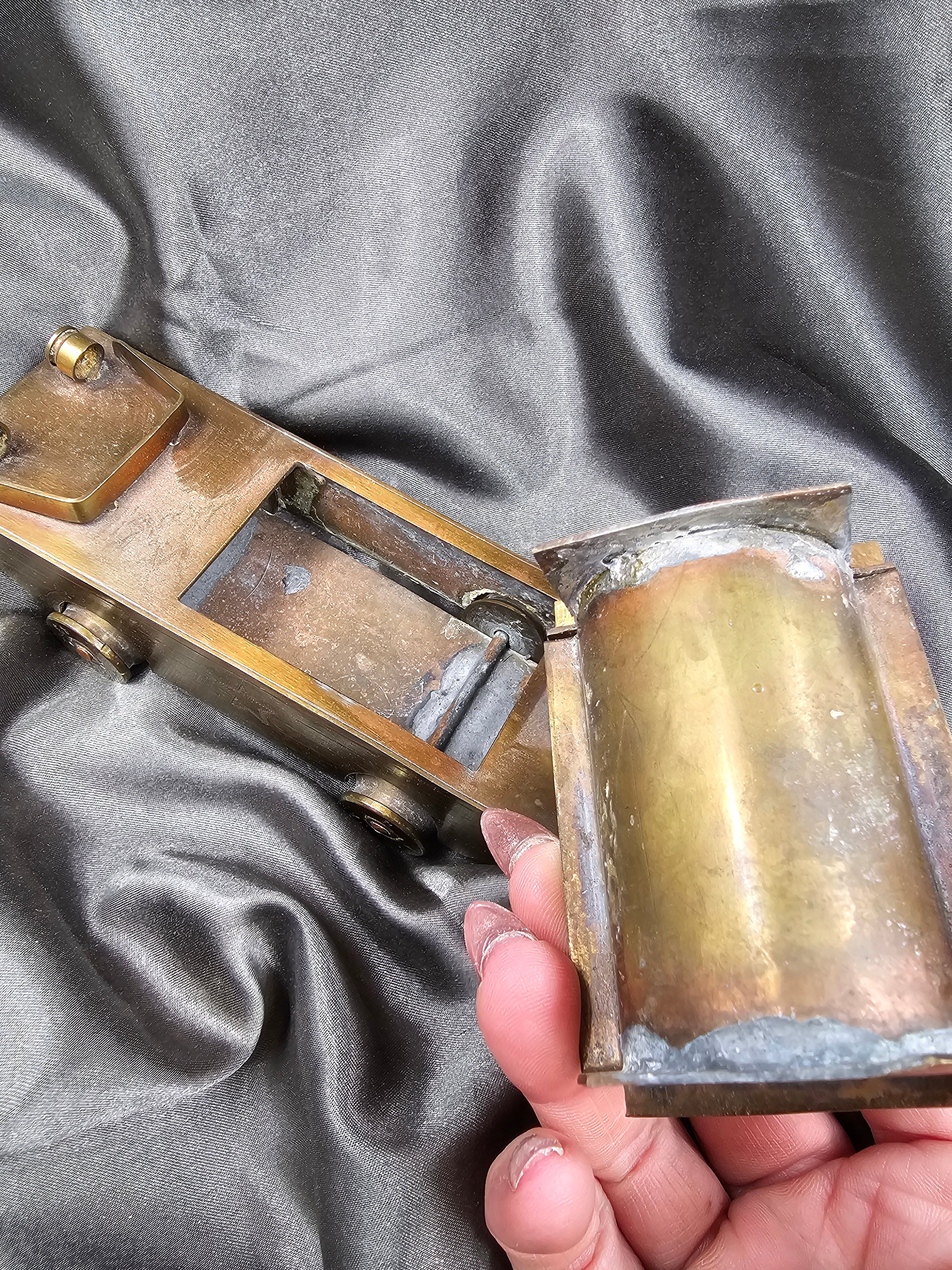 AMPHIBIOUS JEEP TRENCH ASHTRAY — image 3