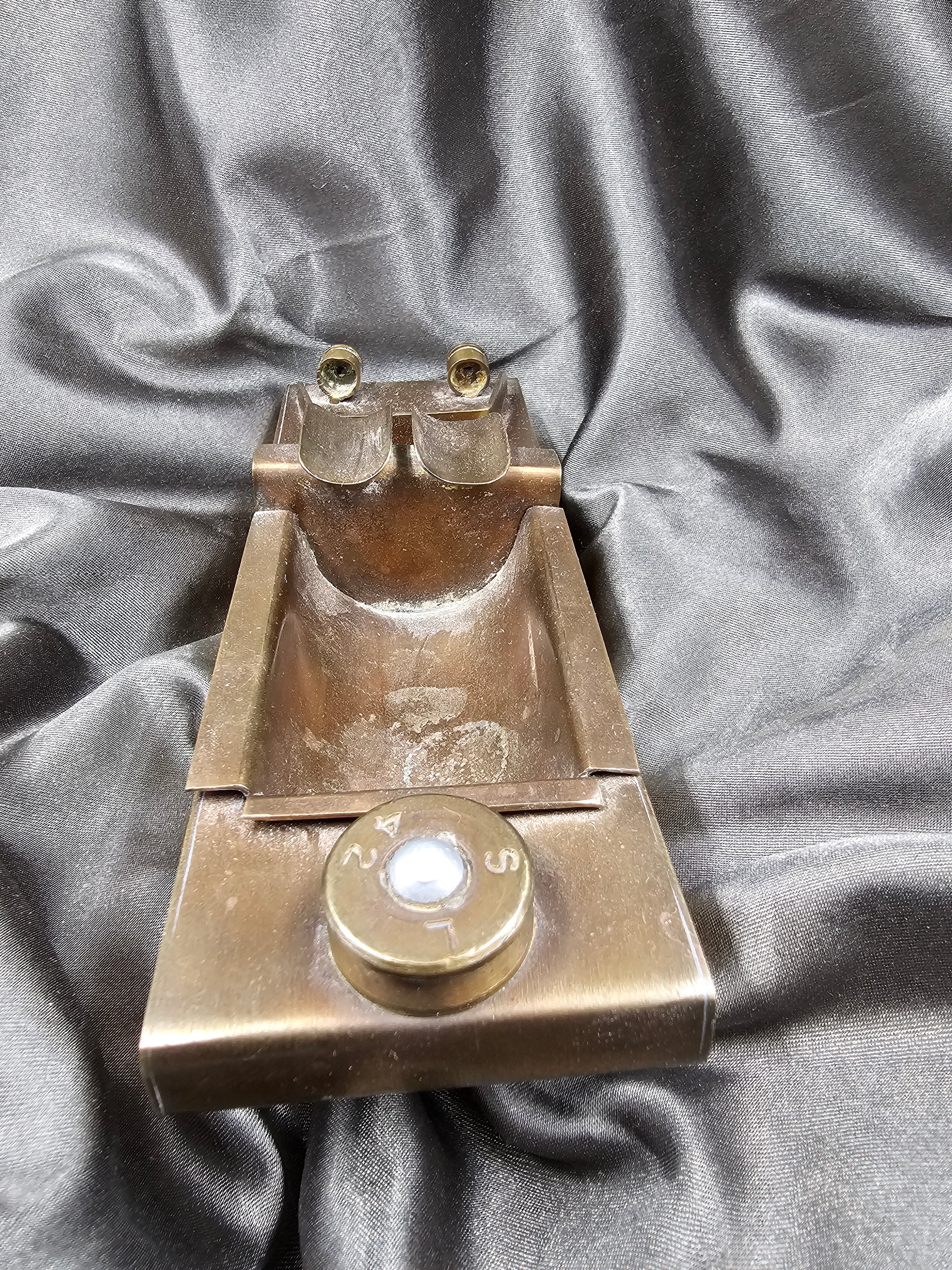 AMPHIBIOUS JEEP TRENCH ASHTRAY — image 4