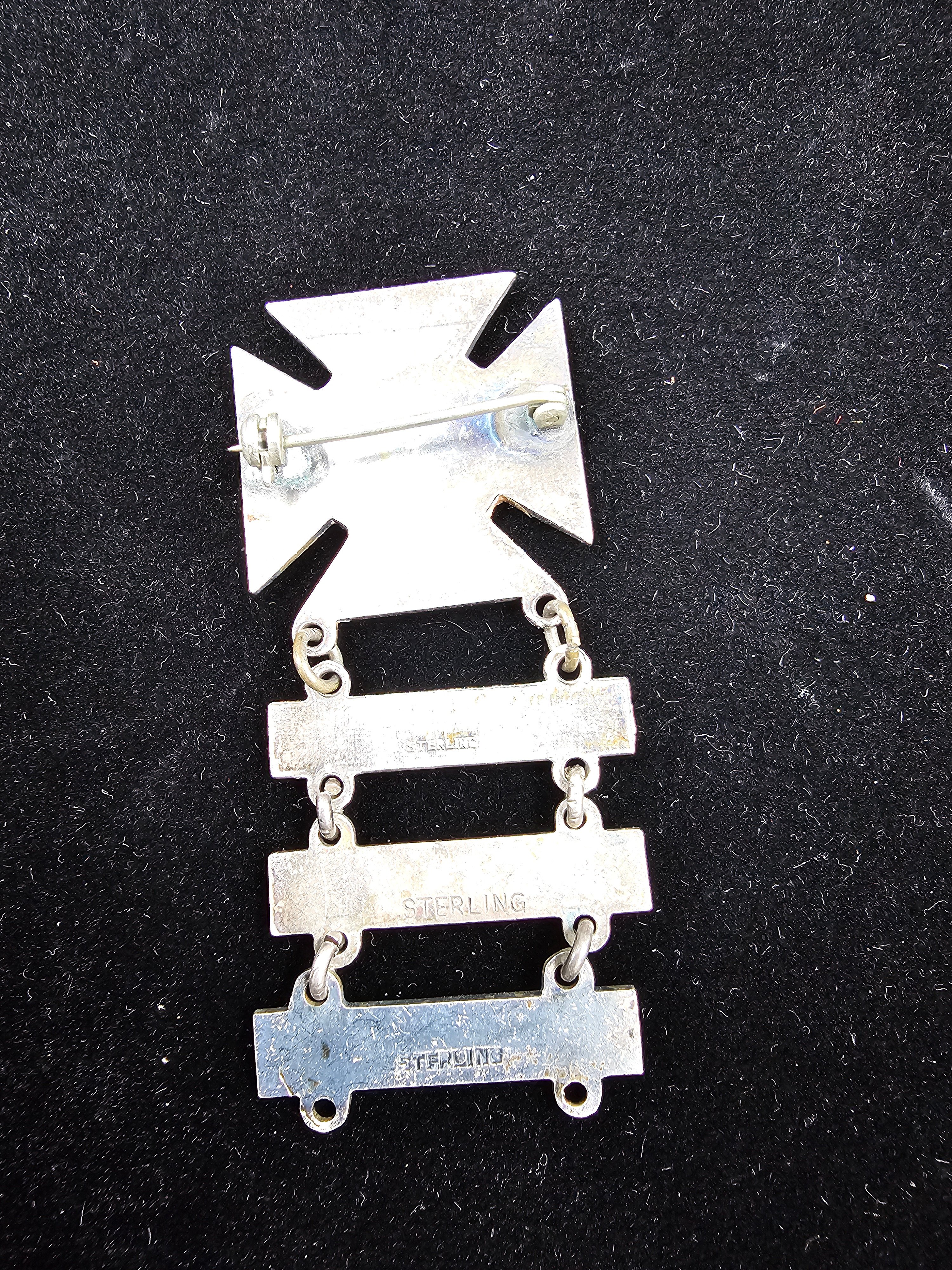 WWII US ARMY STERLING QUALIFICATION BADGE — image 2