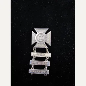 WWII US ARMY STERLING QUALIFICATION BADGE