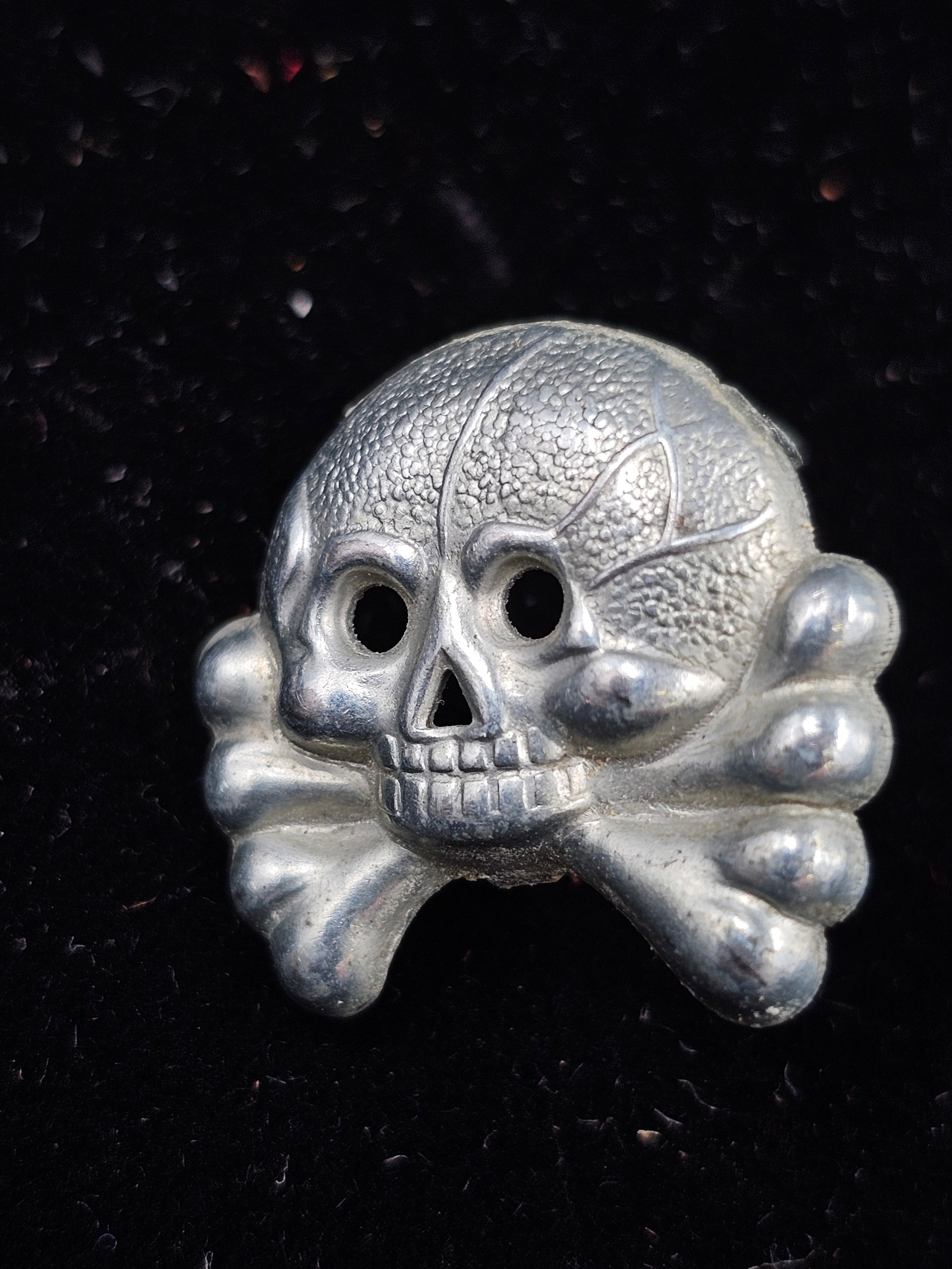 WWII GERMAN PANZER COLLAR INSIGNIA SET — image 3