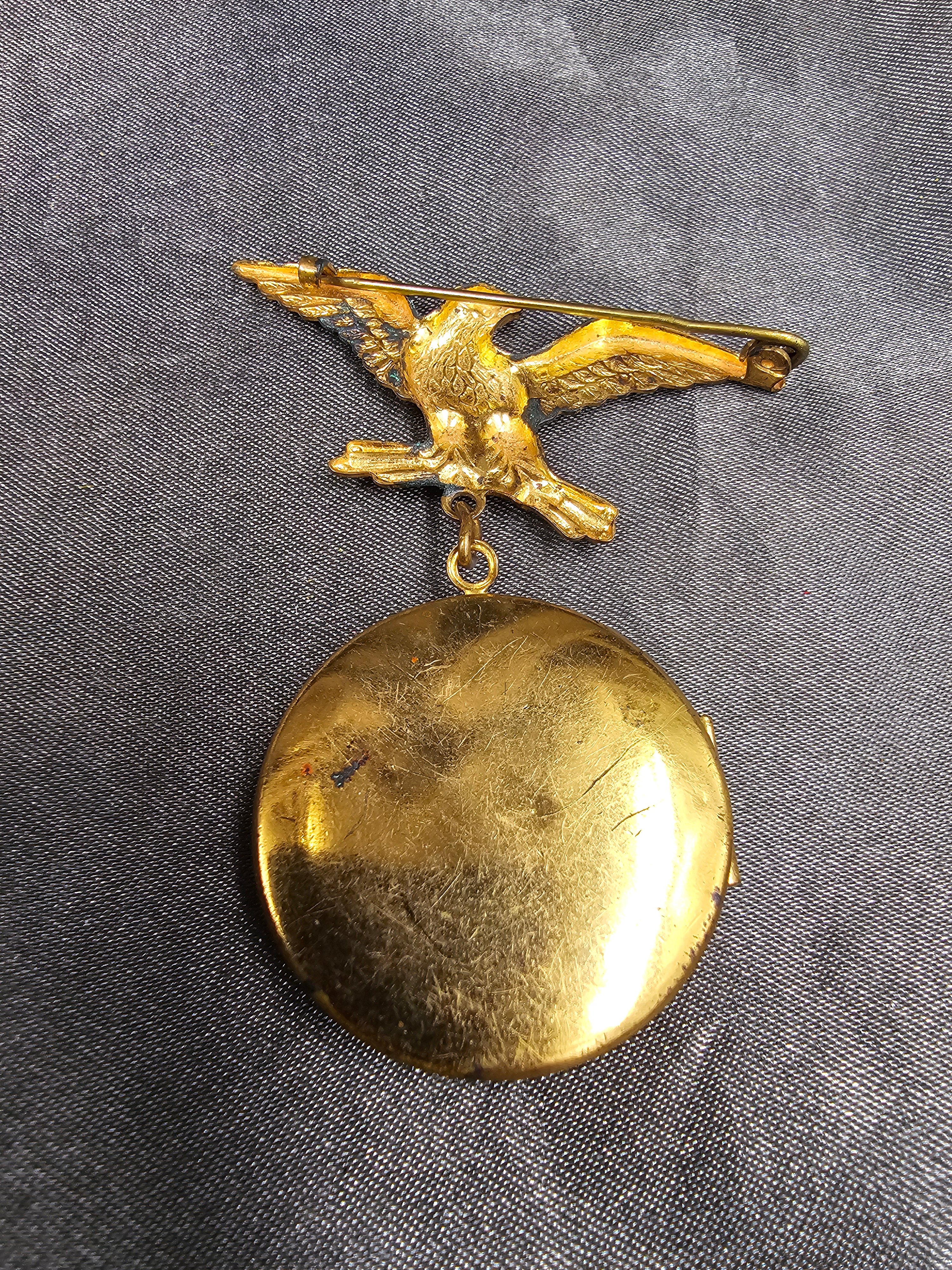 WWII ERA US COAST ARTILLERY SWEETHEART LOCKET BROOCH — image 2