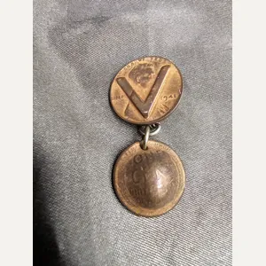 WWII SOUVENIR SWEETHEART COIN BROOCH