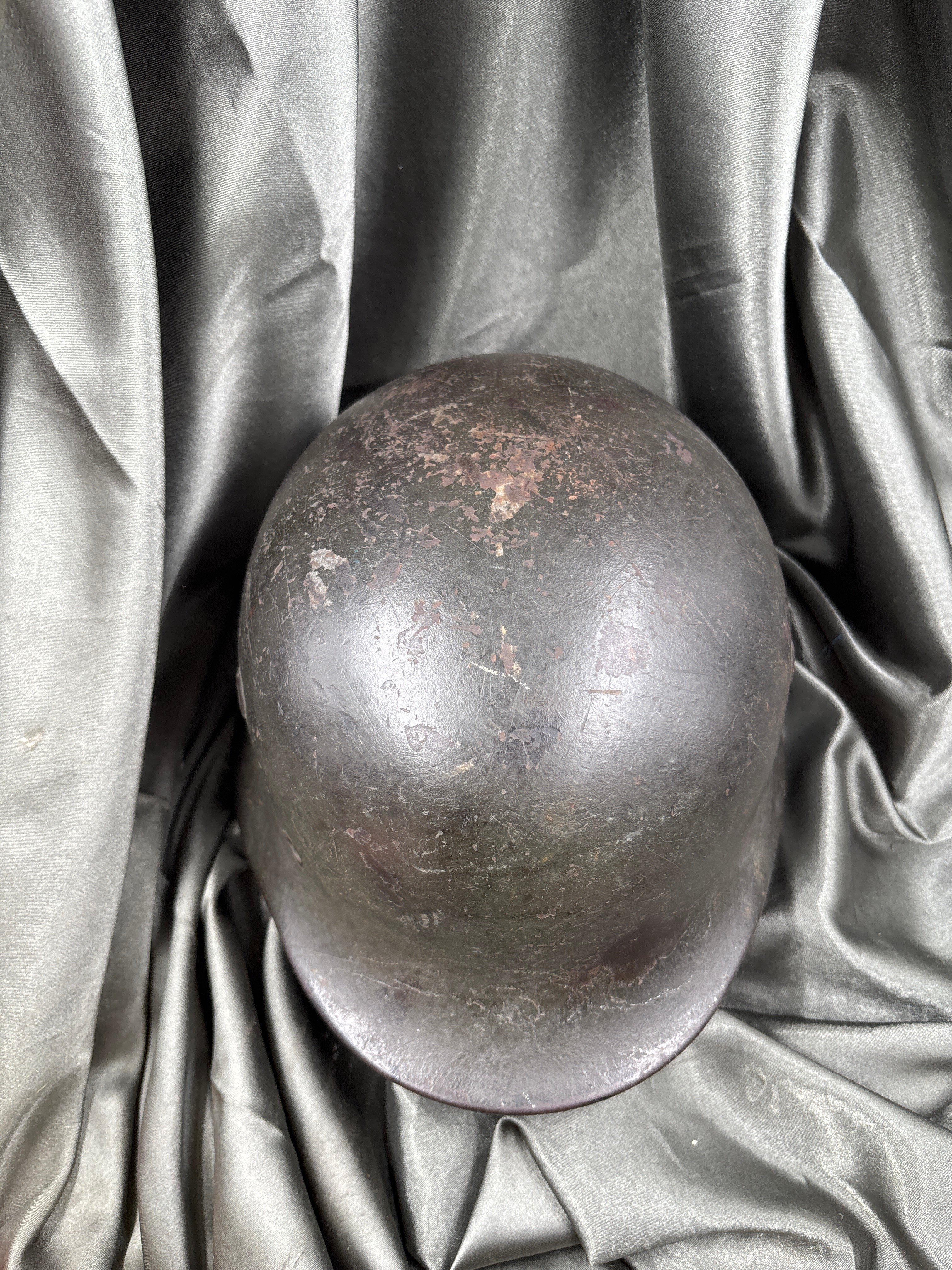 WWII GERMAN M40 SINGLE DECAL HELMET SHELL Q62 — image 4