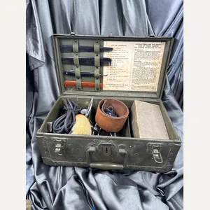 WWII US ARMY BARBER KIT