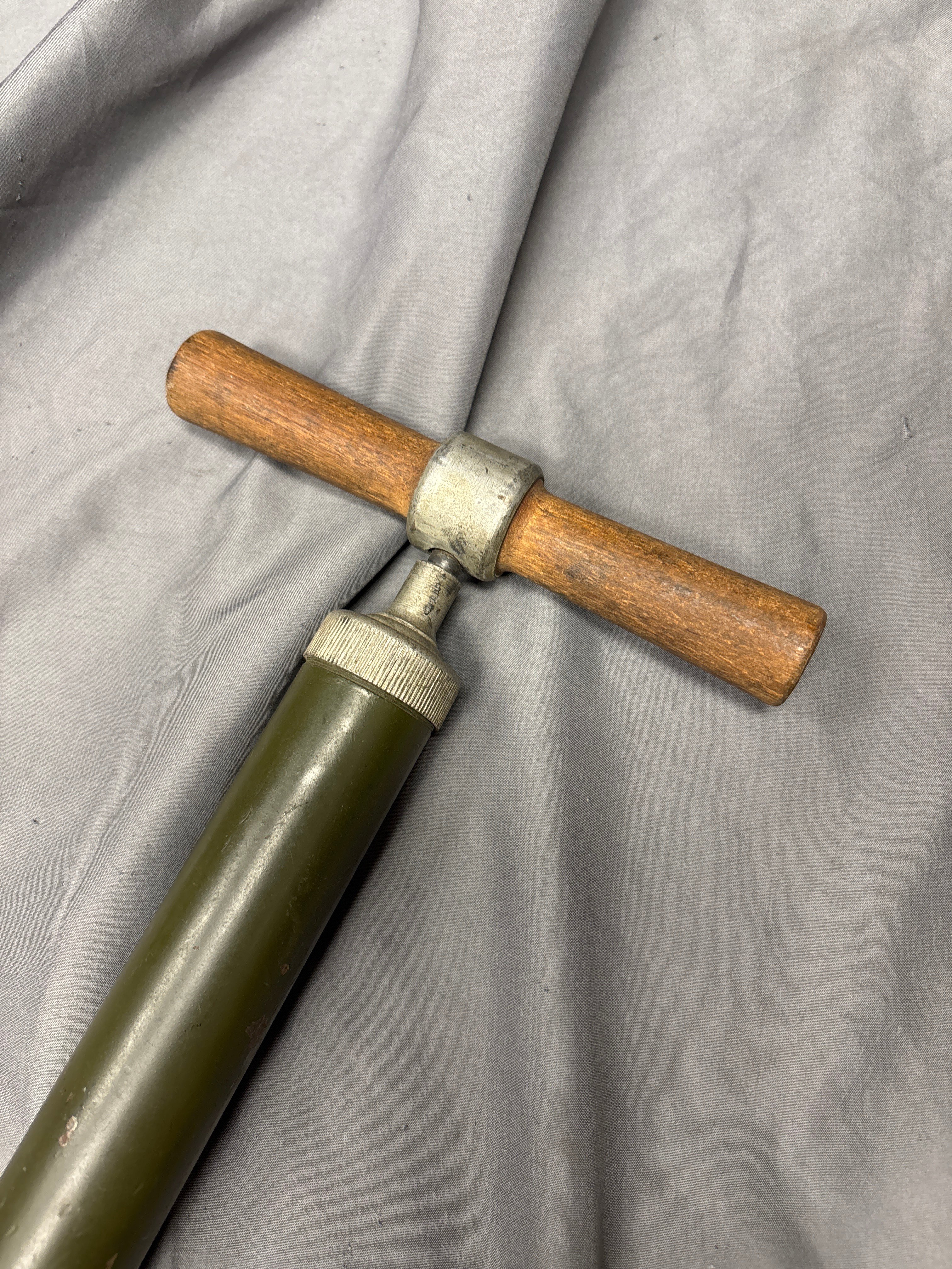 WWII JEEP WILLYS TIRE PUMP — image 4
