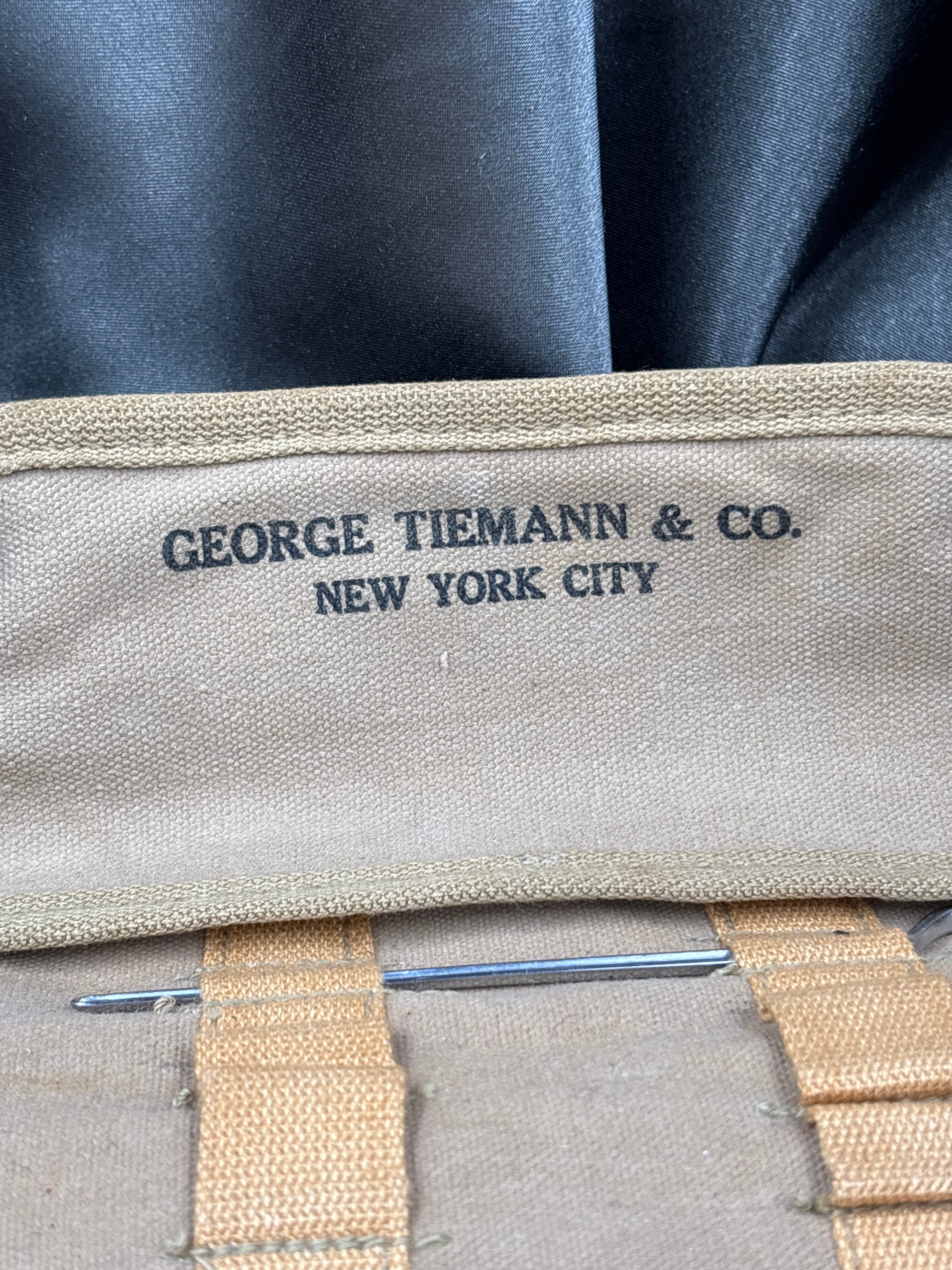 WWII US NAVY MEDICAL POUCH — image 3