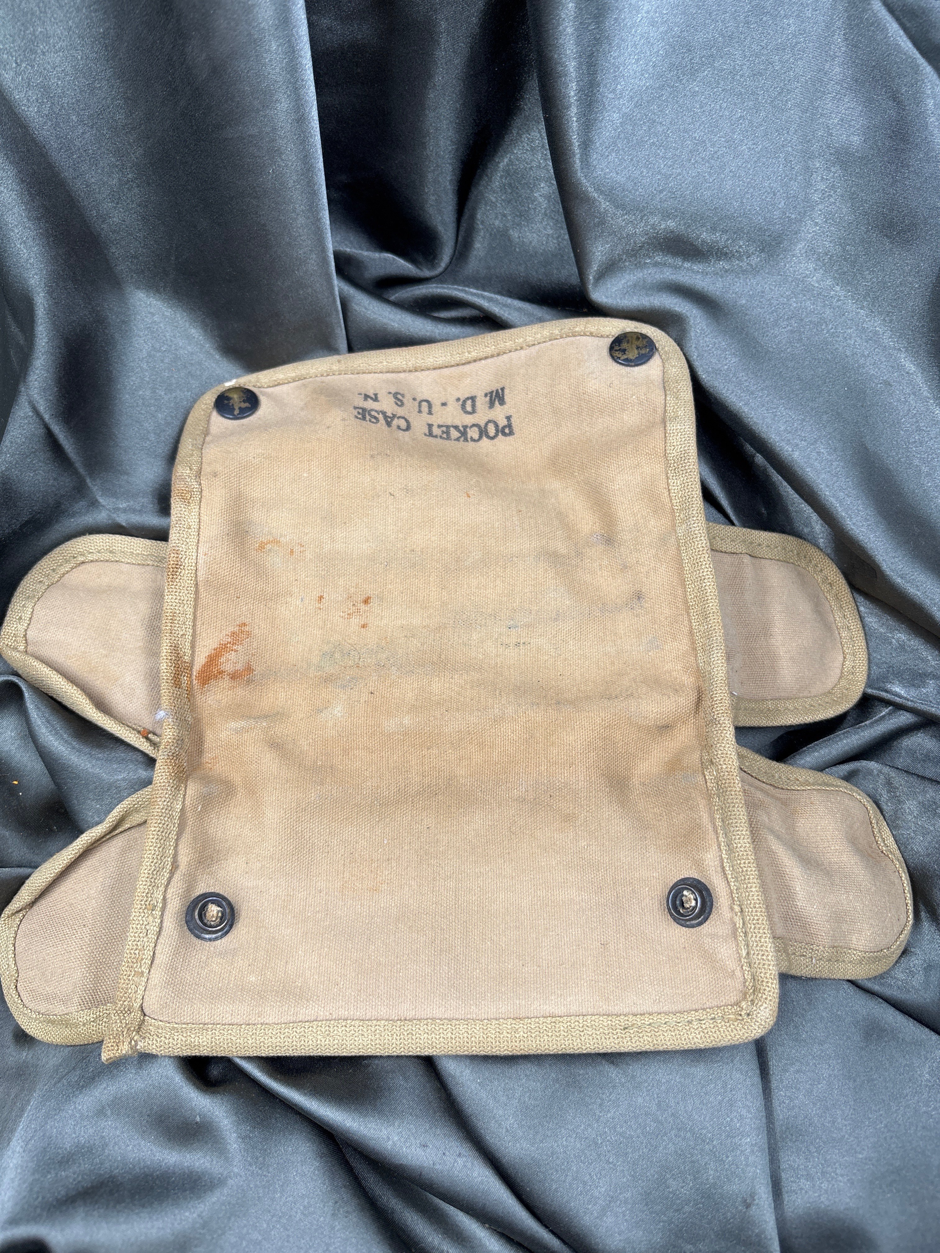 WWII US NAVY MEDICAL POUCH — image 4