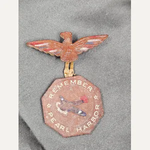 WWII REMEMBER PEARL HARBOR BROOCH