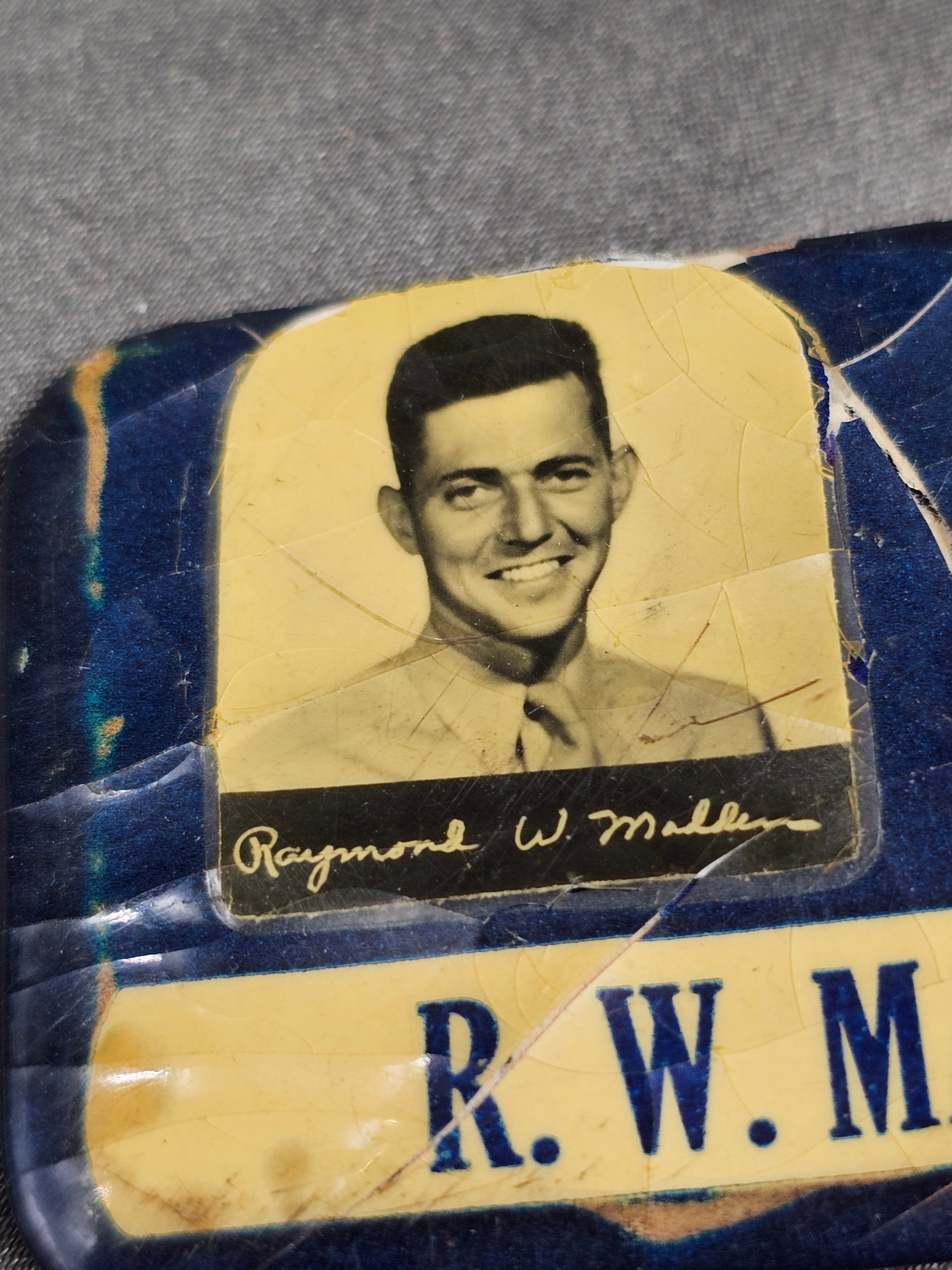 WWII US ARMY AIR FORCES EMPLOYEE BADGE — image 2