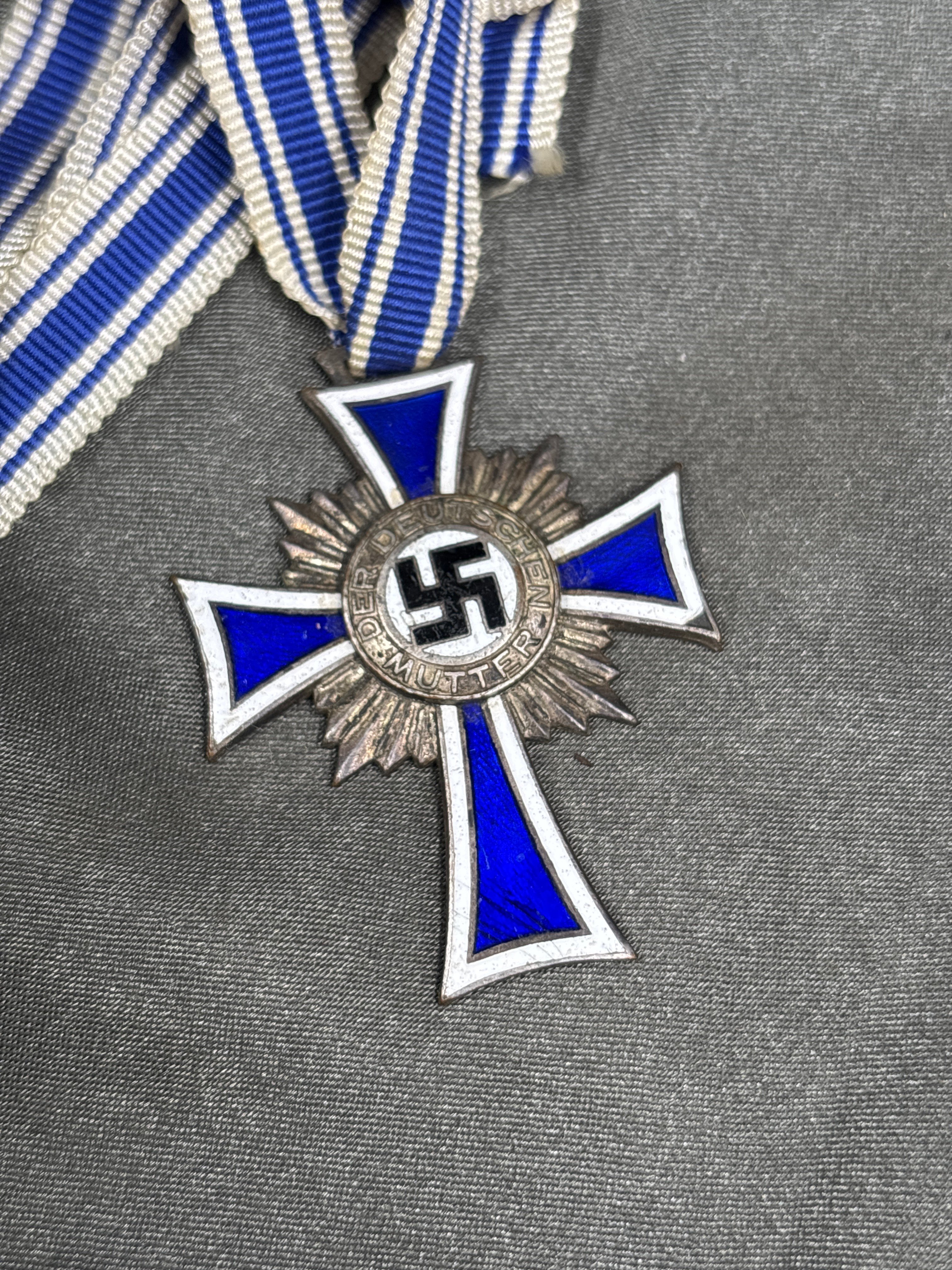 WWII GERMAN MOTHER'S CROSS IN SILVER — image 2