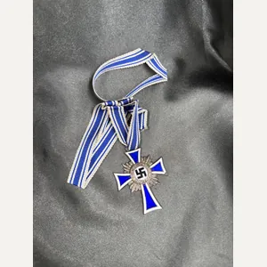 WWII GERMAN MOTHER'S CROSS IN SILVER