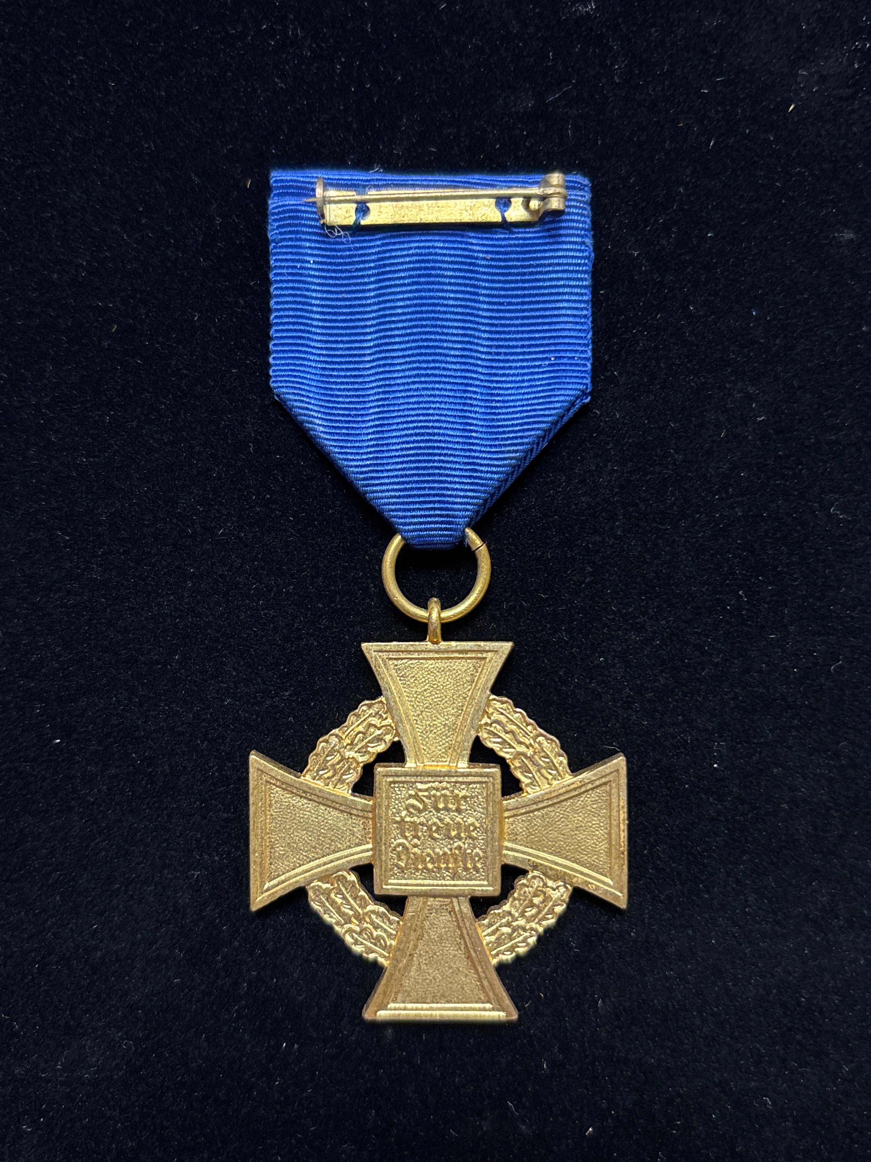 WWII GERMAN SERVICE MEDAL — image 2