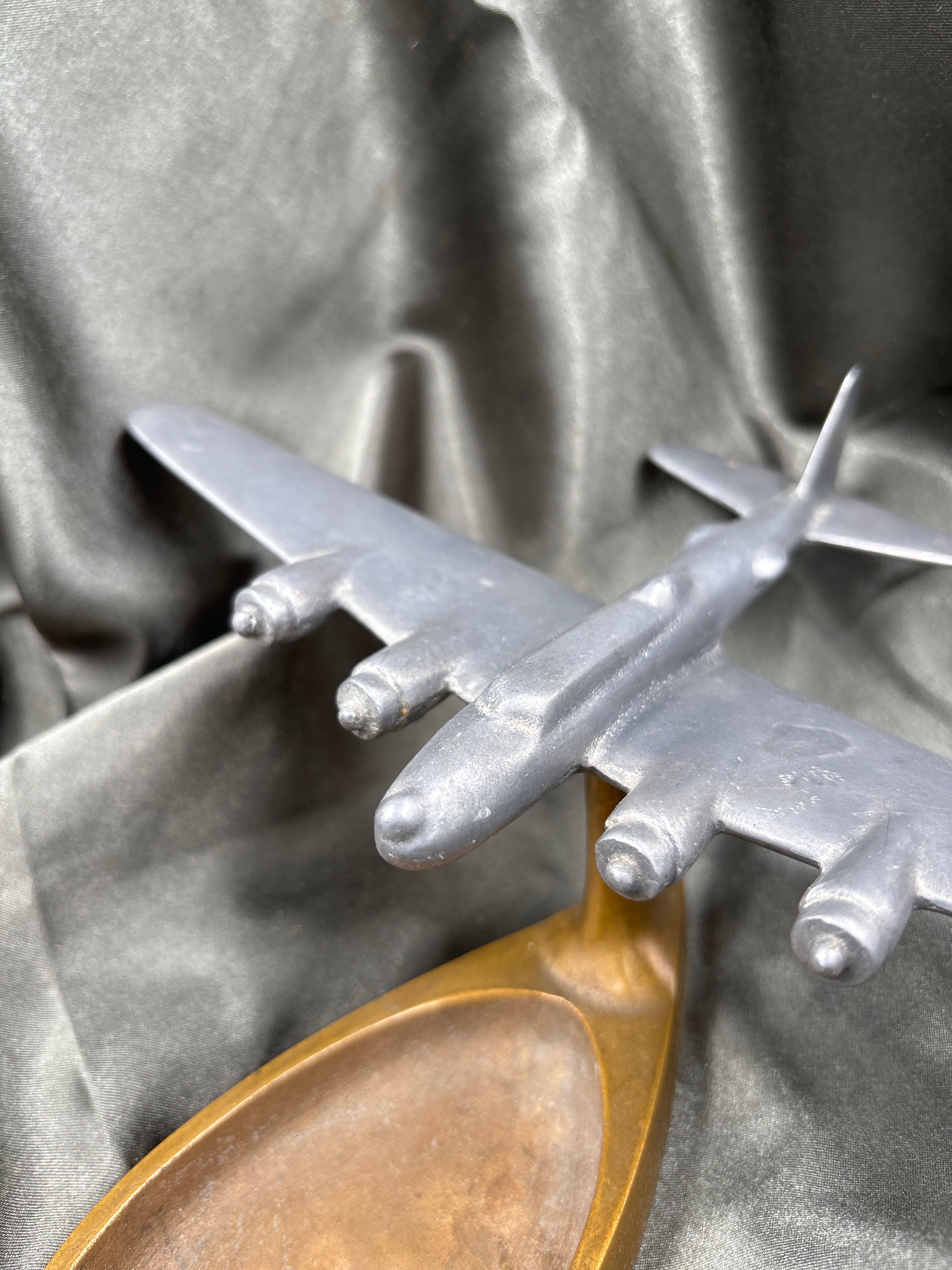 WWII US B17 TRENCH ART ASHTRAY — image 2