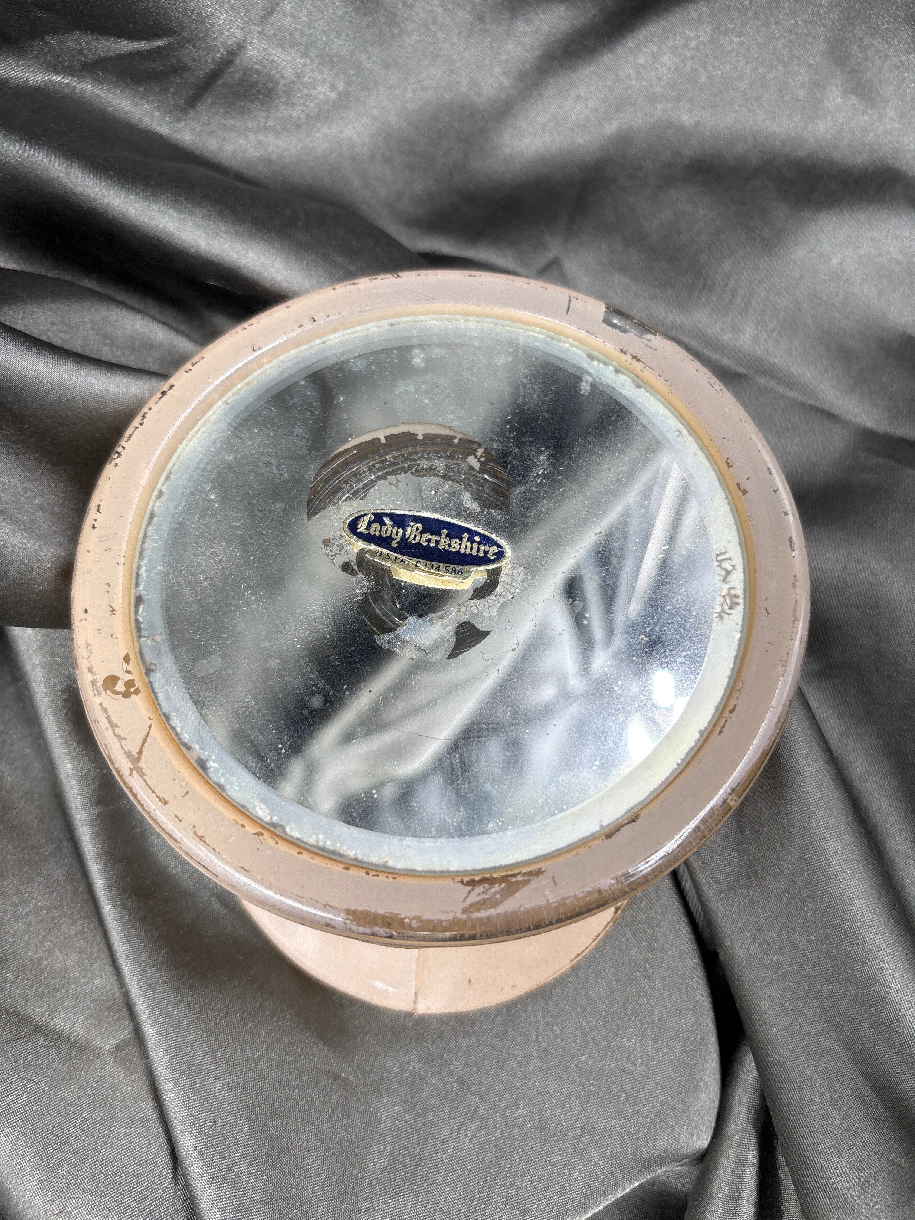WWII ERA LADY BERKSHIRE GLASS VISOR POWDER CONTAINER — image 2