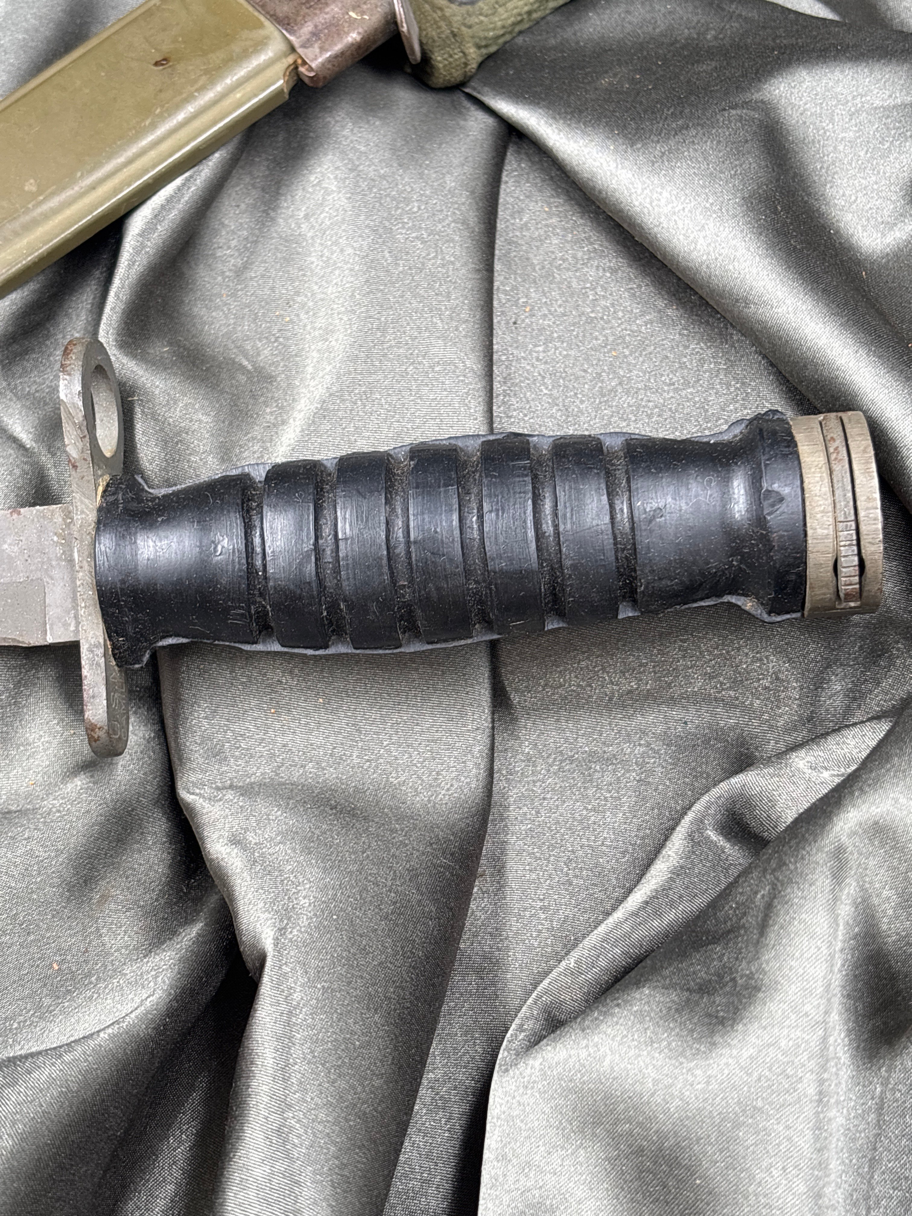 KOREAN/ VIETNAM WAR ERA US RUBBER GRIP CAMILLUS M4 BAYONET — image 5