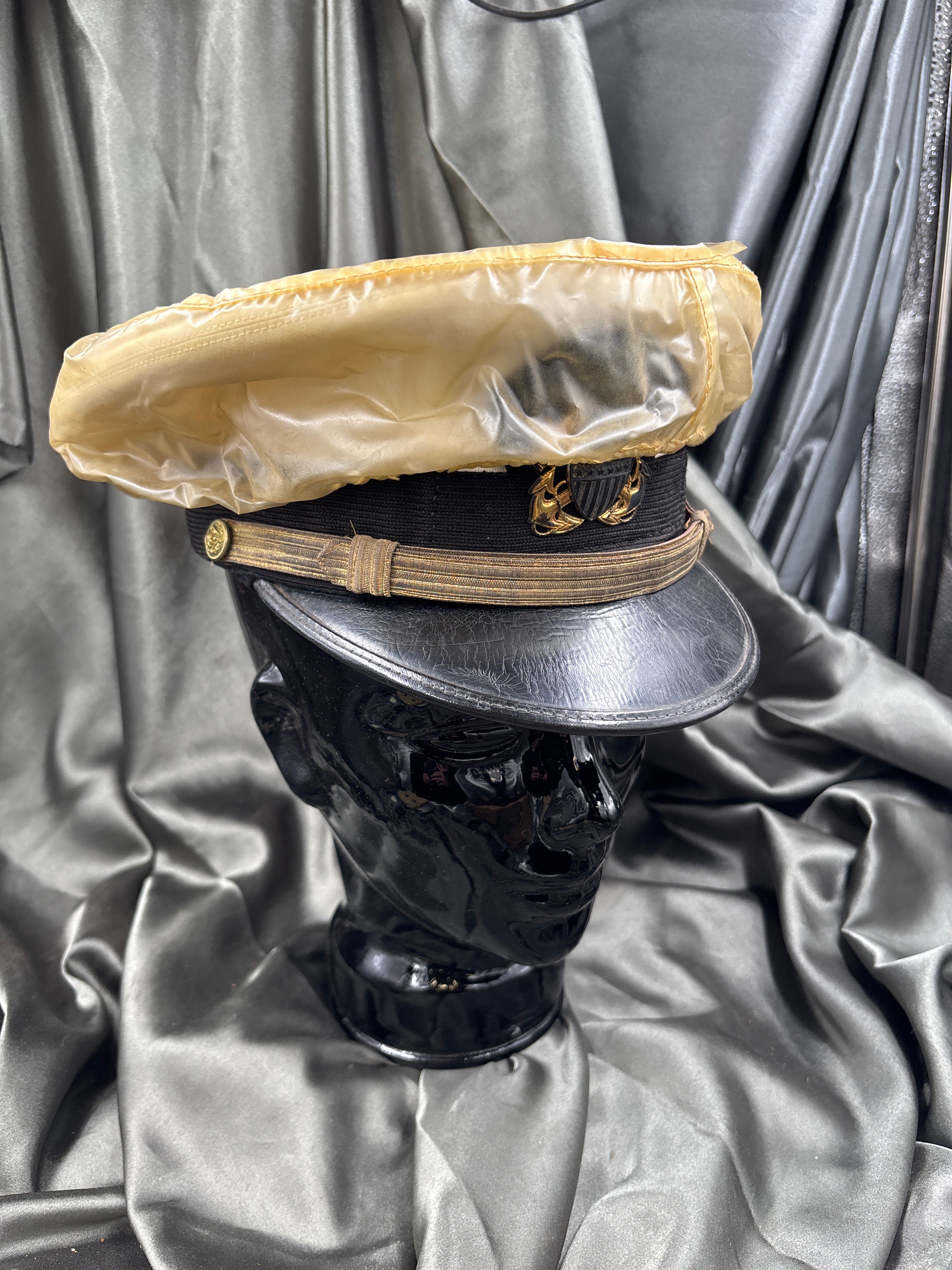 WWII US NAVY OFFICER VISOR CAP IN 7 1/8 — image 2