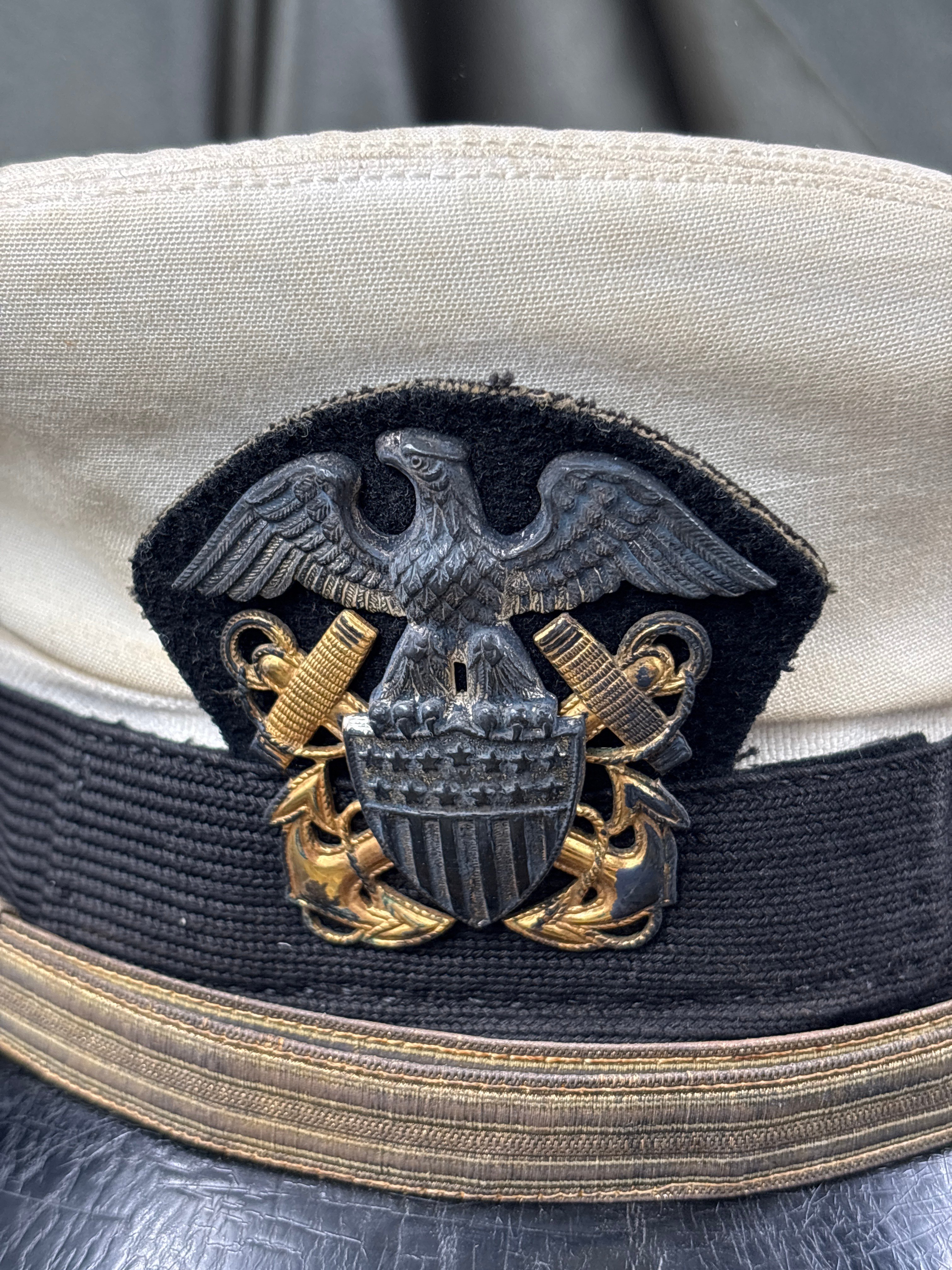 WWII US NAVY OFFICER VISOR CAP IN 7 1/8 — image 4