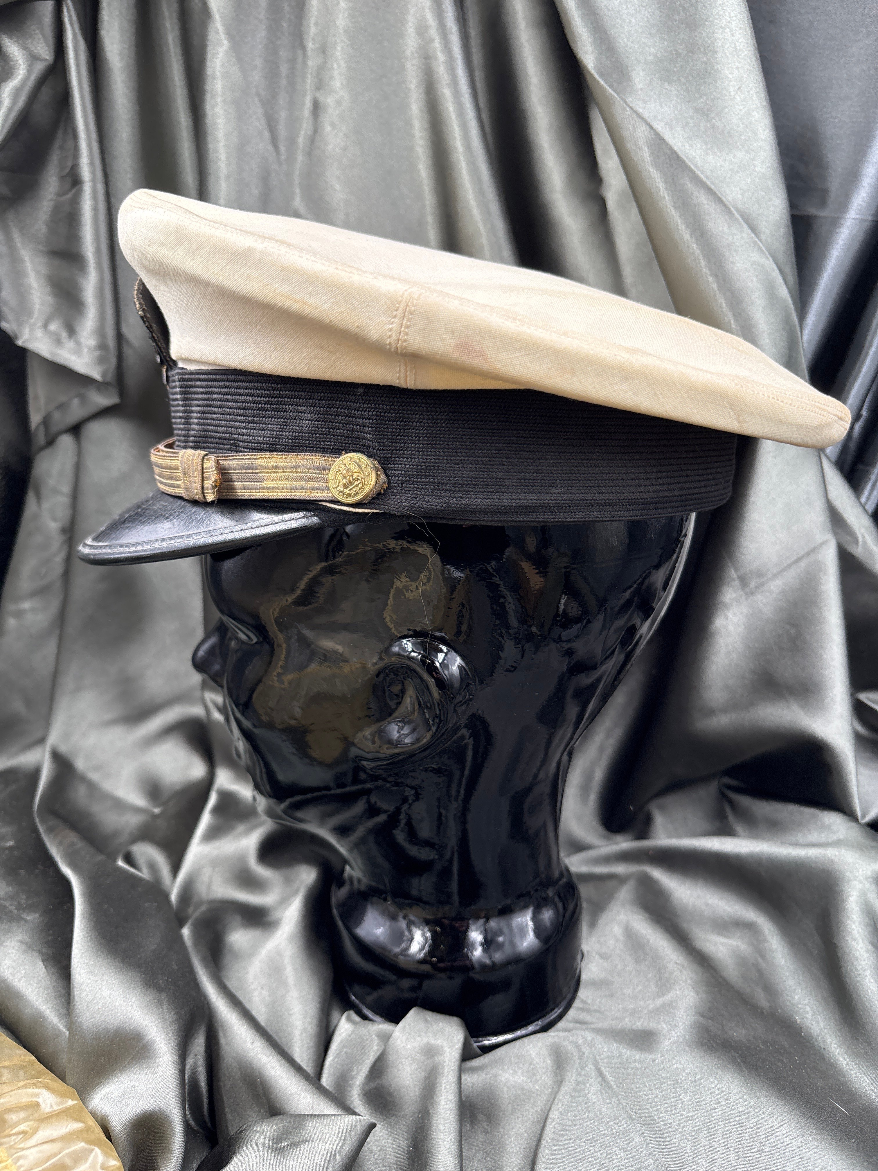 WWII US NAVY OFFICER VISOR CAP IN 7 1/8 — image 5