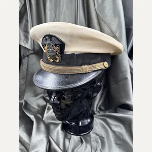 WWII US NAVY OFFICER VISOR CAP IN 7 1/8