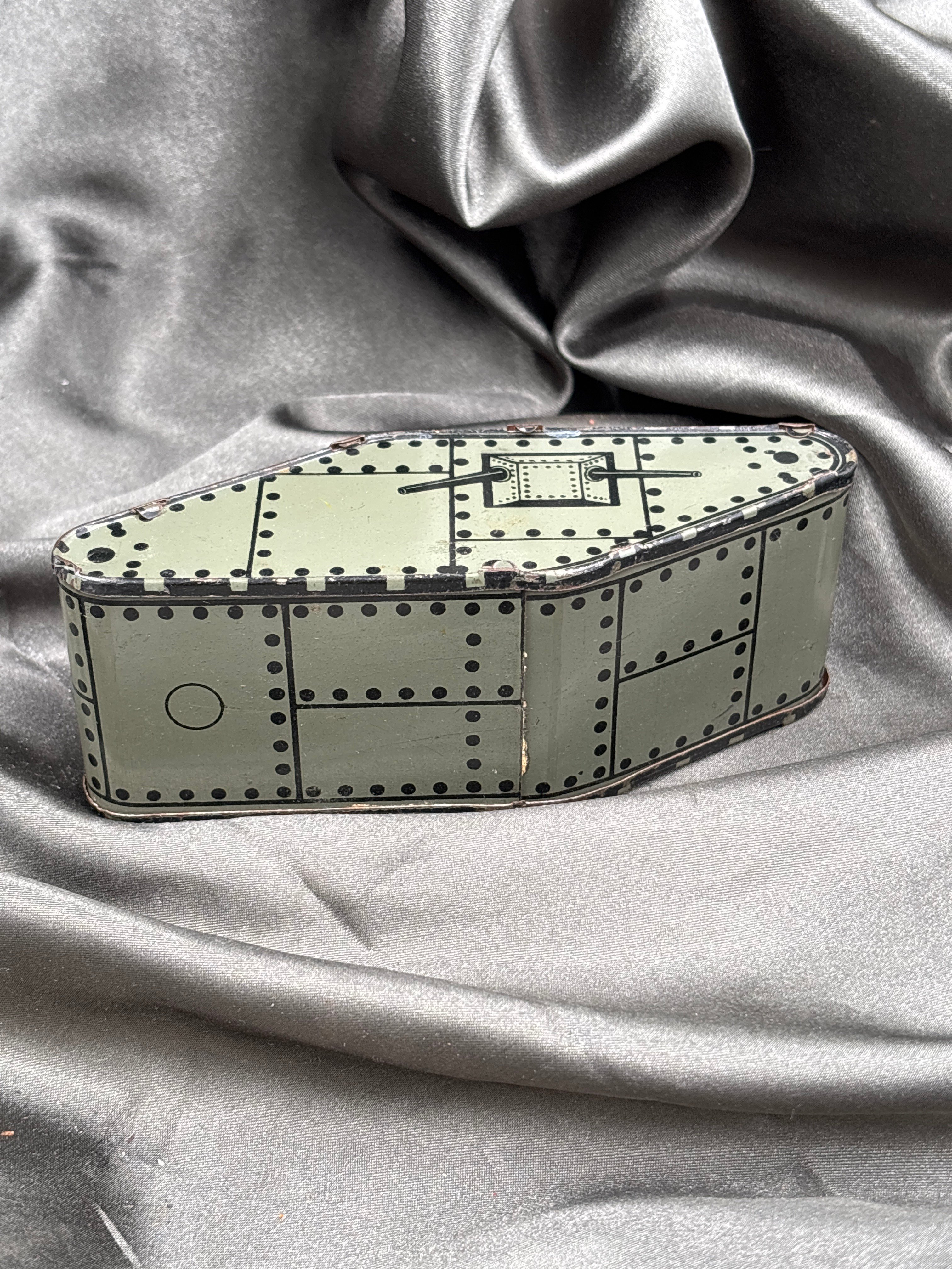 RARE WWI HOMEFRONT TANK BANK TREAT EM ROUGH SAVE MONEY 💰 — image 4