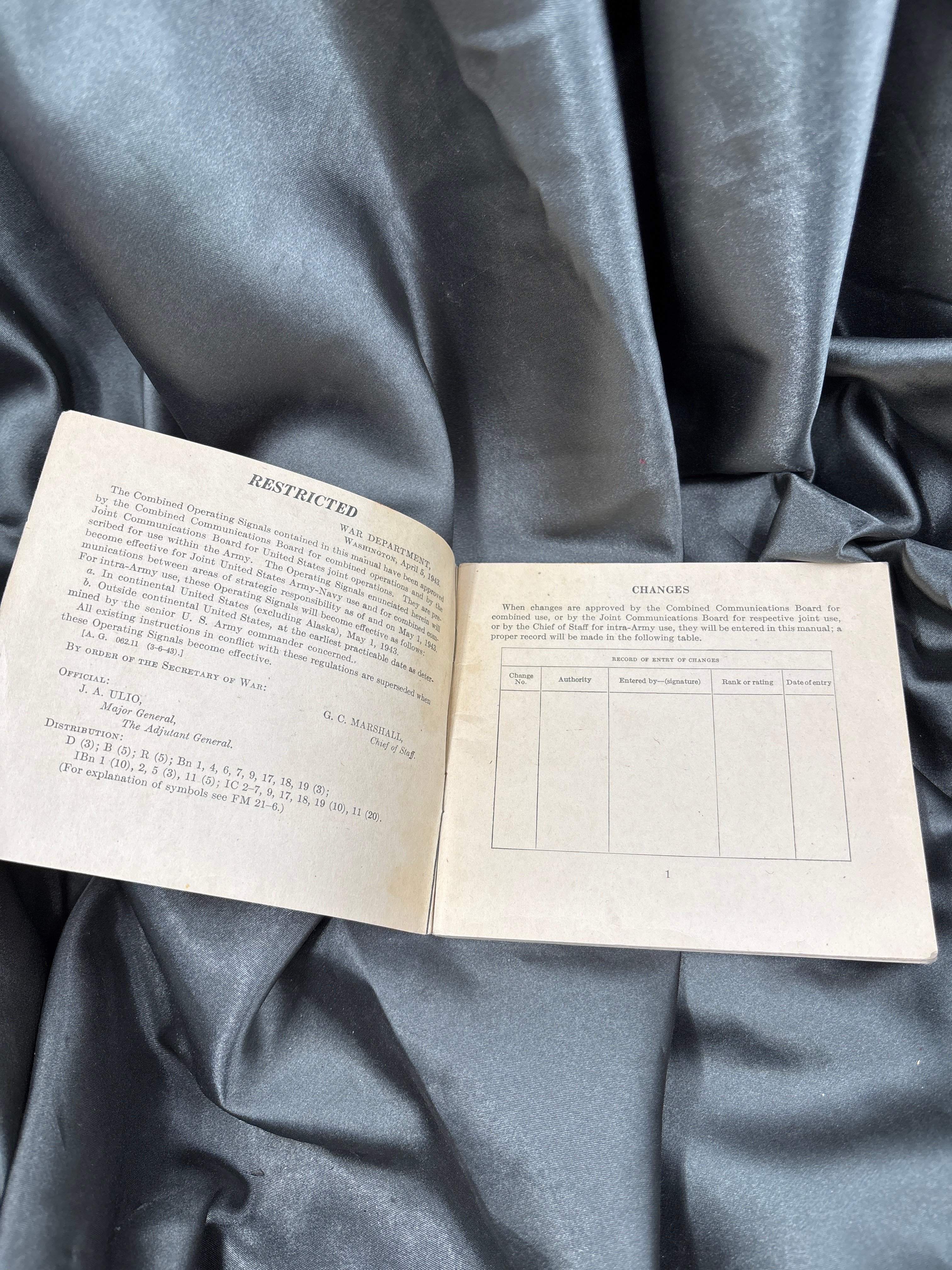 WWII ARMY SIGNAL CORPS COMBINED OPERATING SIGNALS MANUAL — image 2