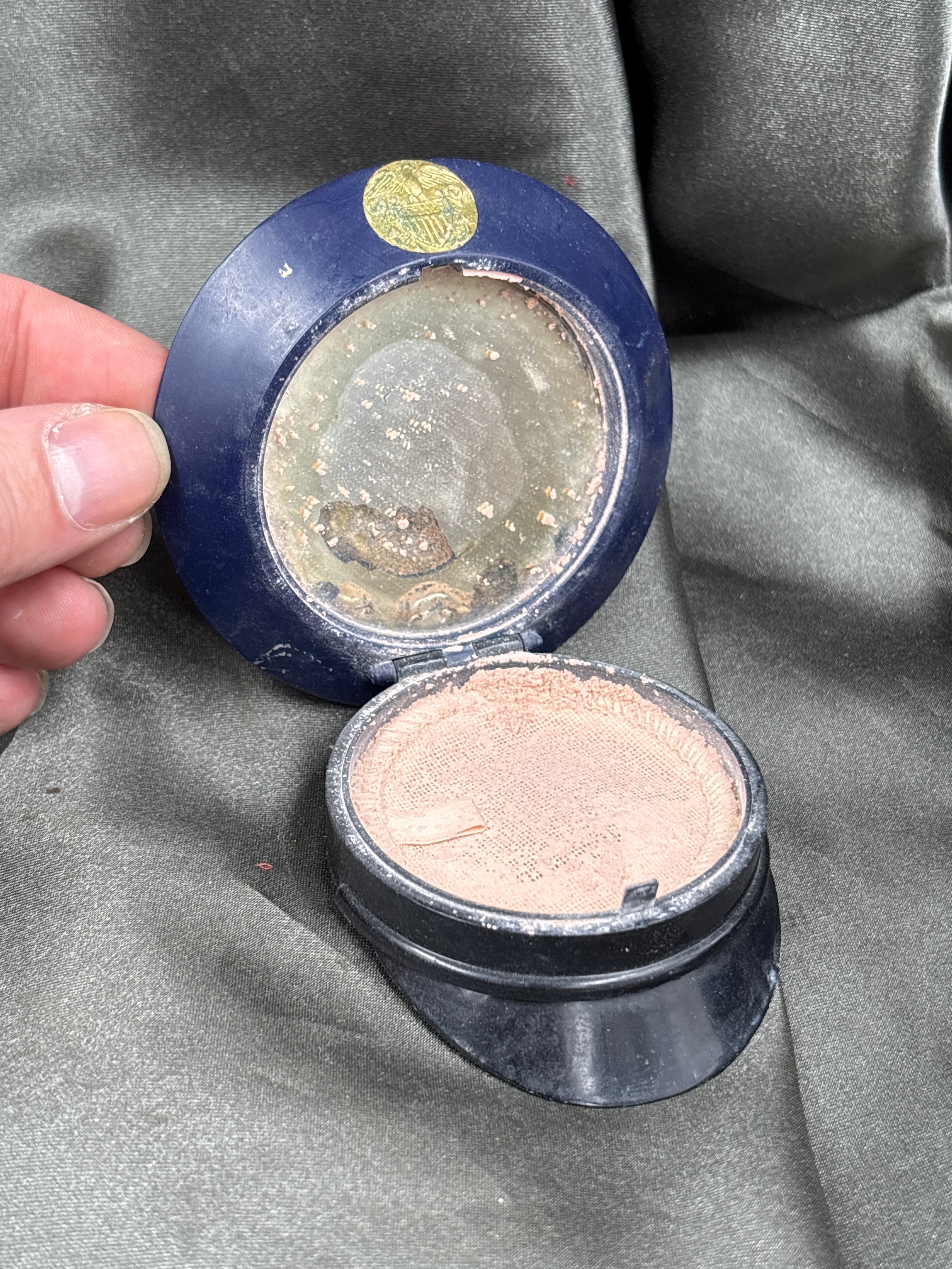 WWII US SWEETHEART NAVY COMPACT — image 2