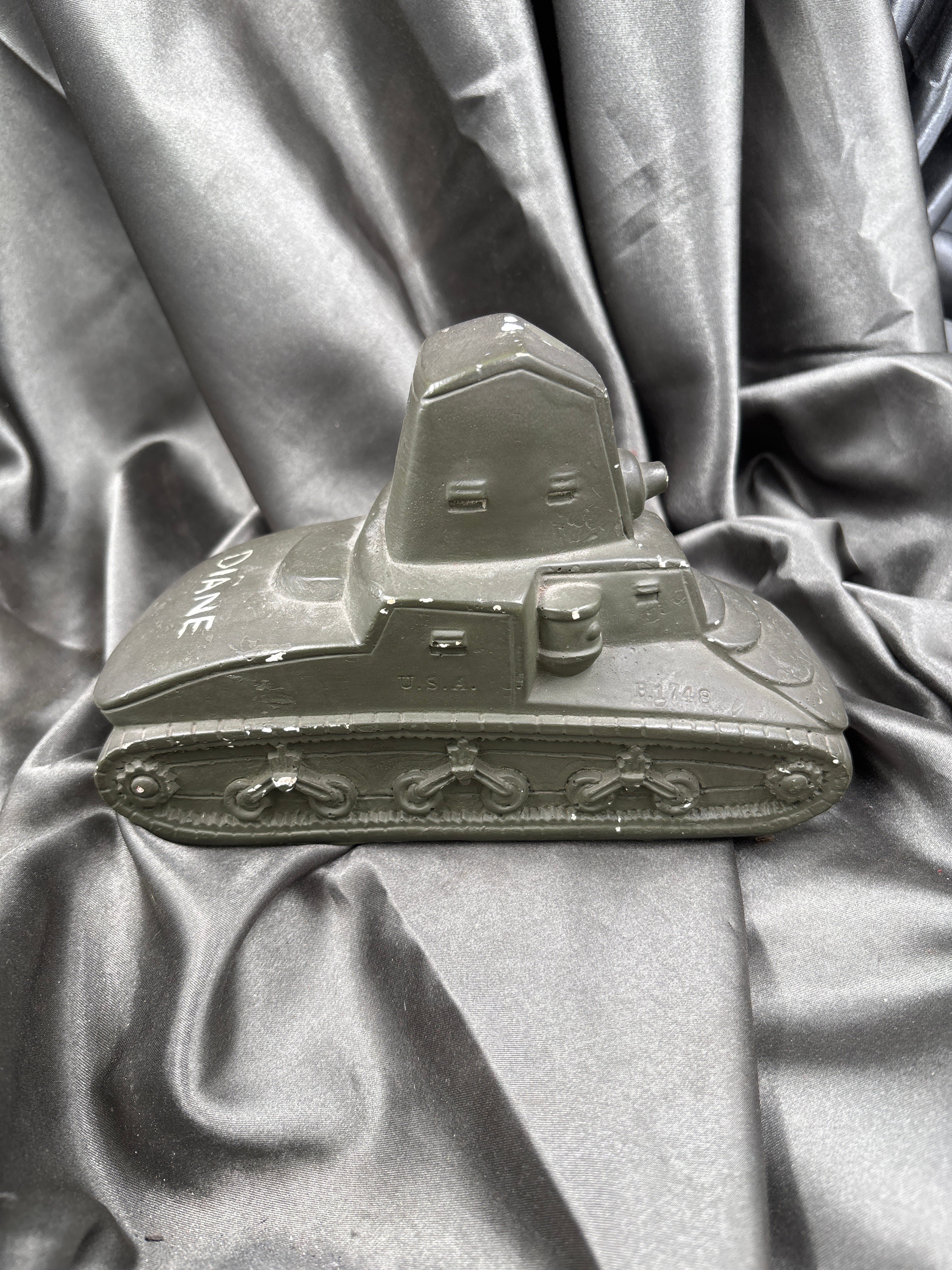 WWII US TANK BANK — image 3