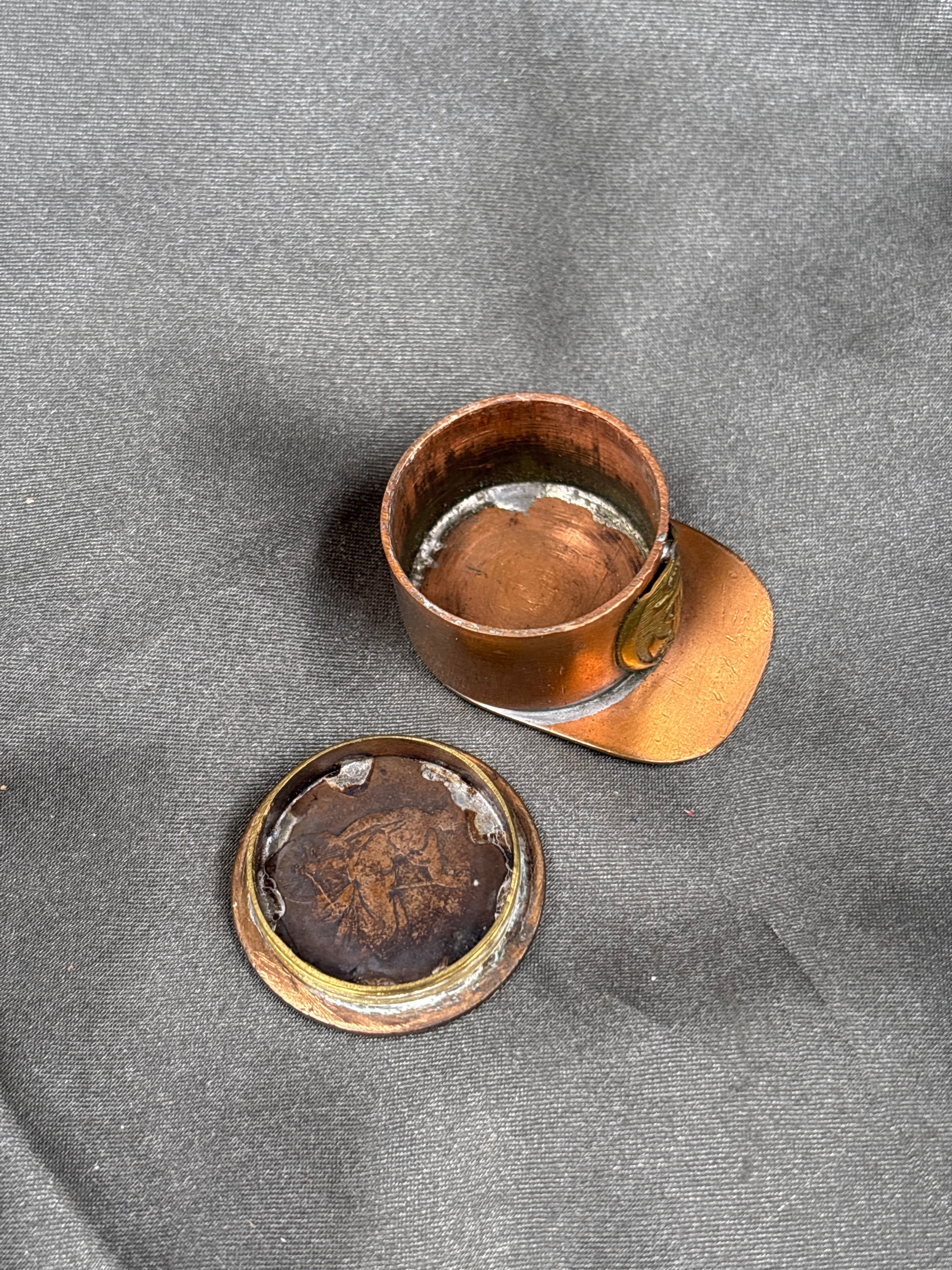 WWII ERA AUSTRALIAN COIN CONTAINER — image 4