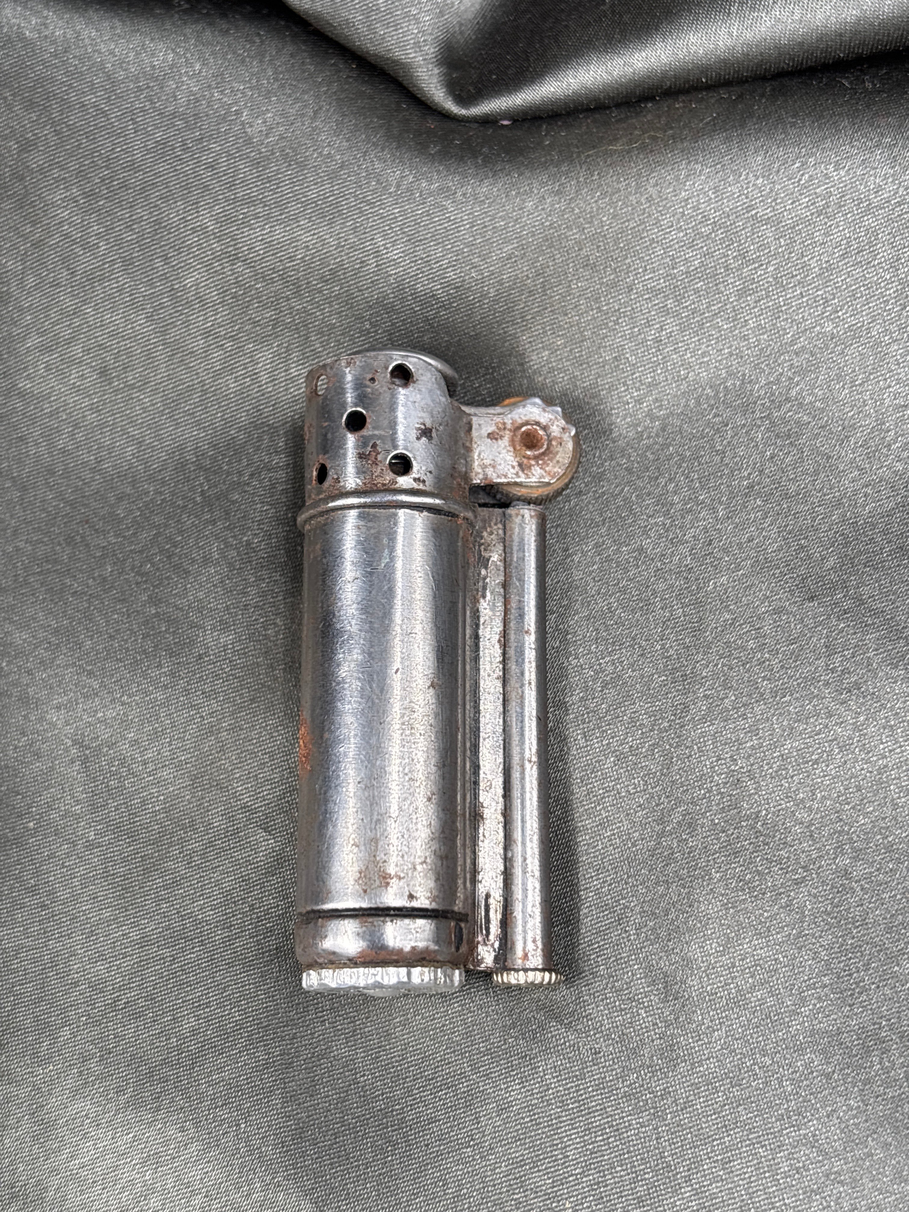 WWII ERA DUNHILL TRENCH LIGHTER — image 3