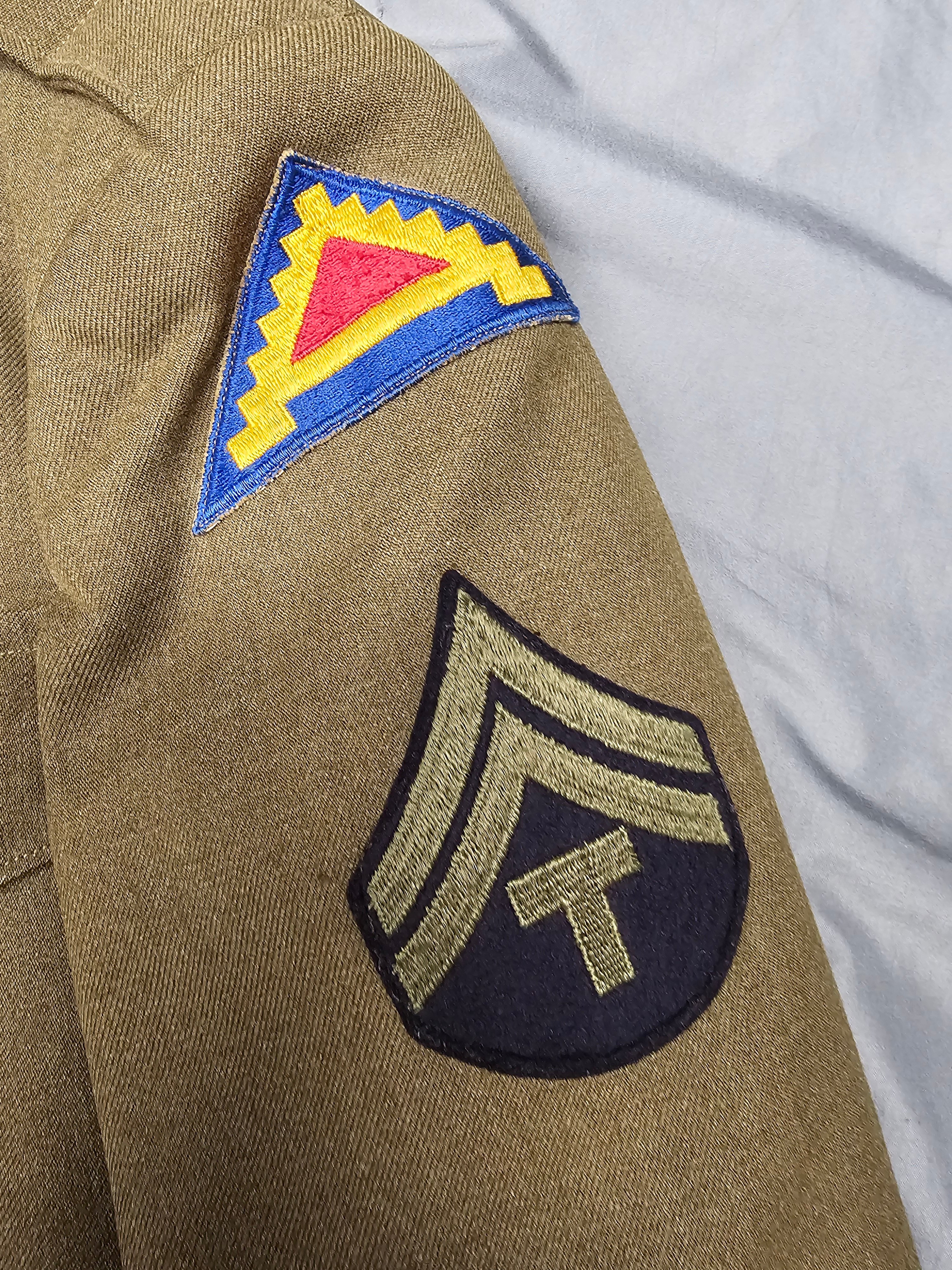 WWII US ENLISTED SIGNAL CORPS IKE, SHIRT AND TIE SIZE 34S — image 3