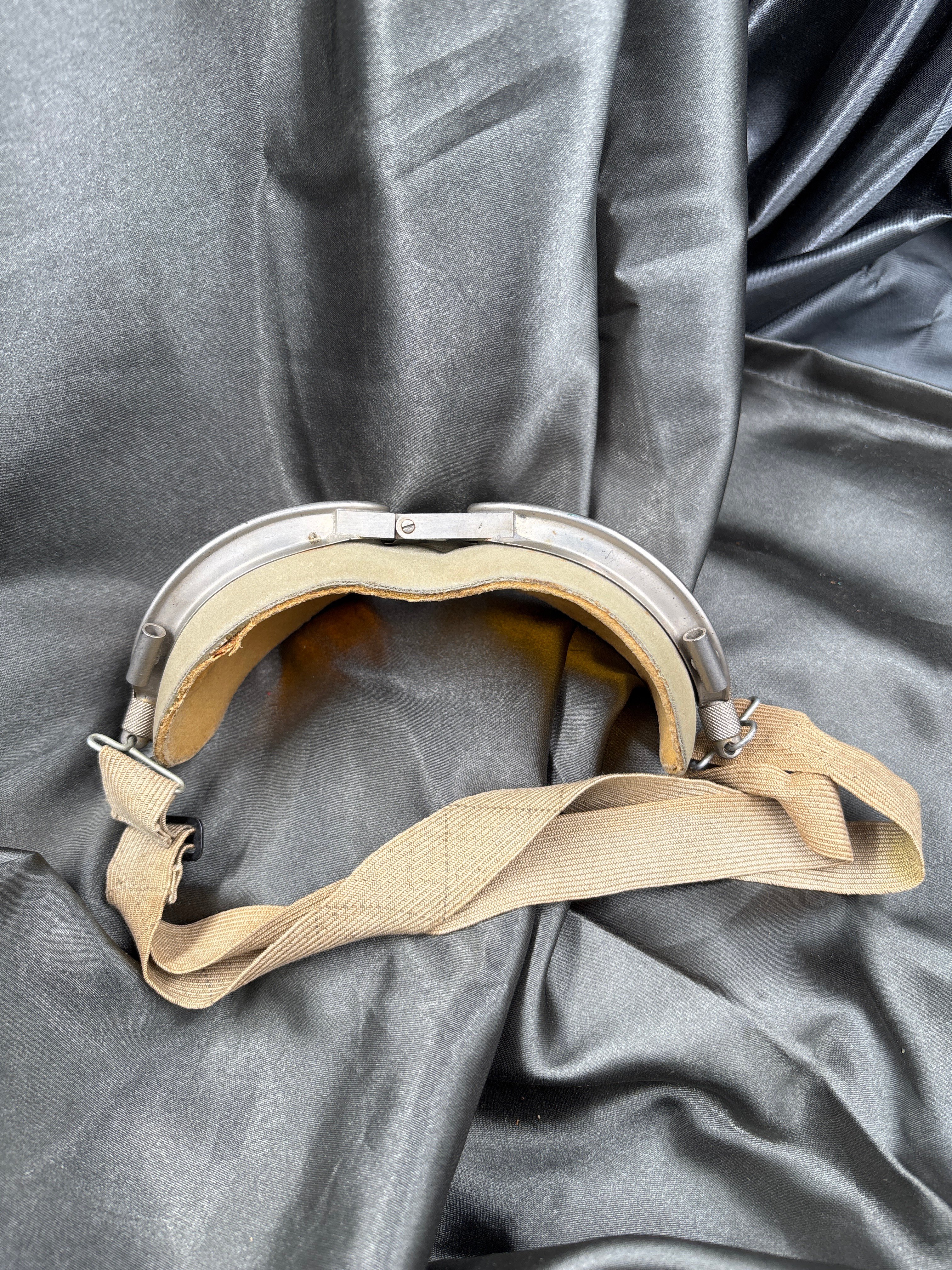 WWII US AIR CORPS AN-6530 FLIGHT GOGGLES — image 3