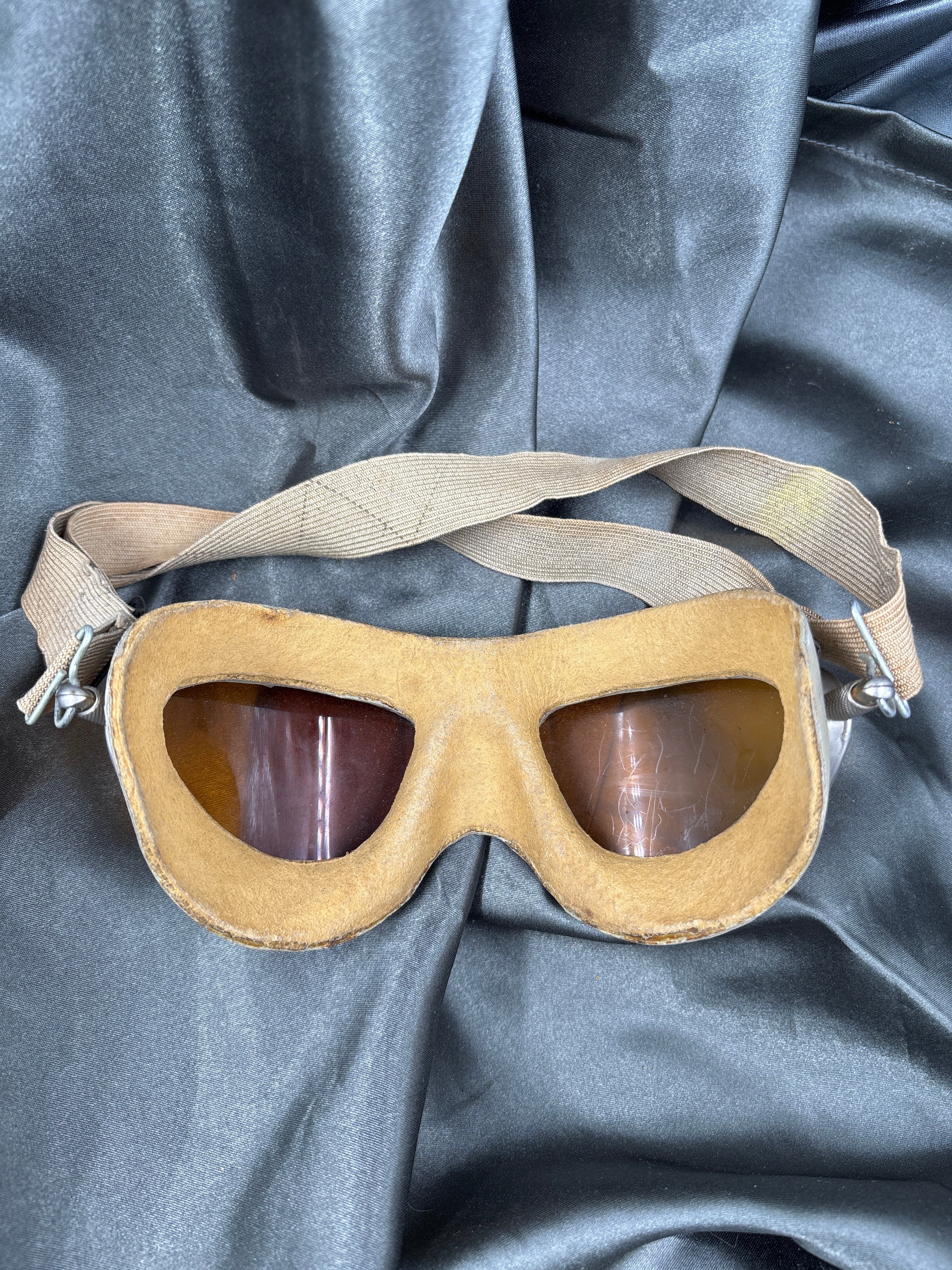 WWII US AIR CORPS AN-6530 FLIGHT GOGGLES — image 4