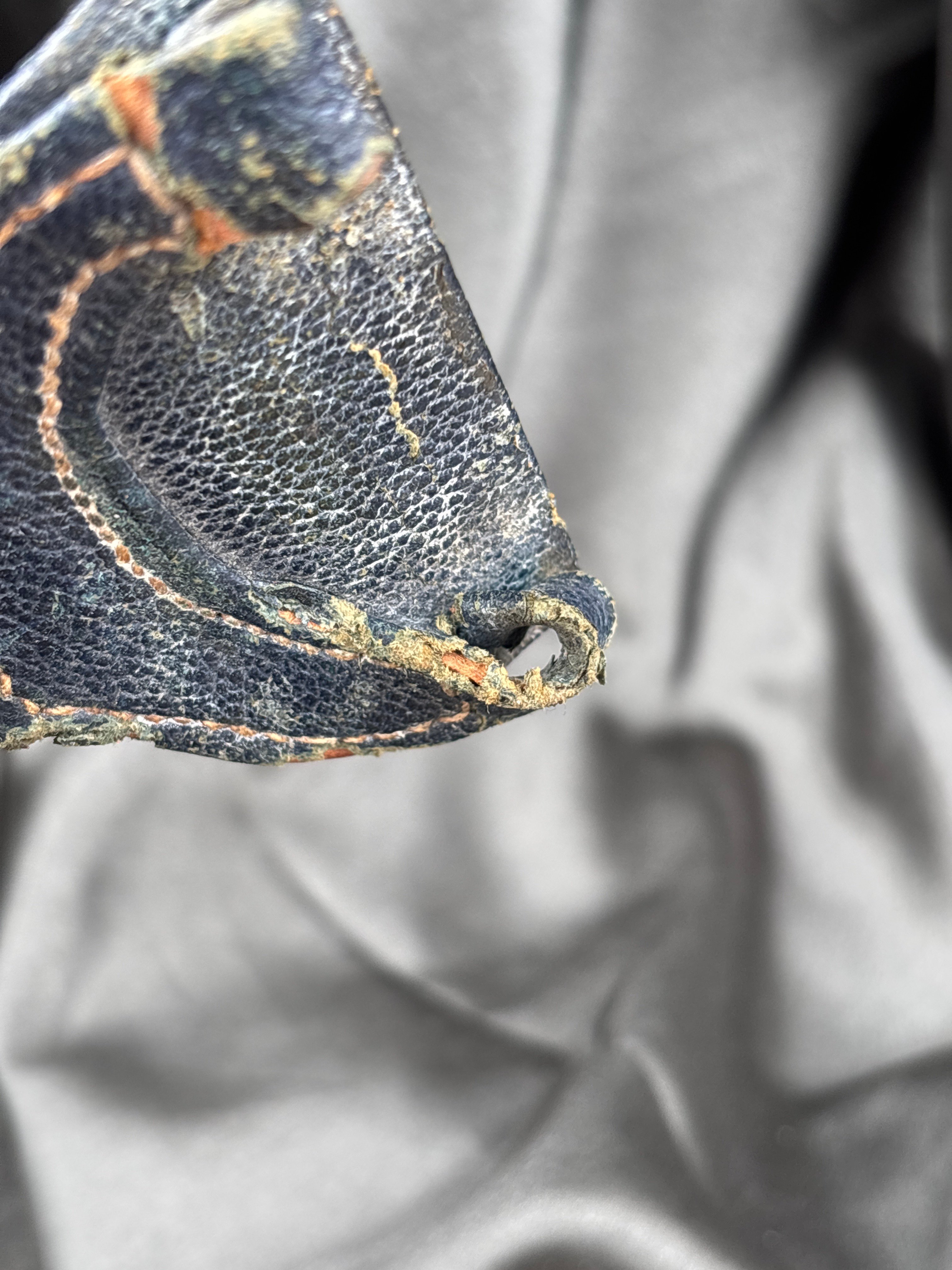 WWII GERMAN LUFTWAFFE SWORD HANGER — image 3