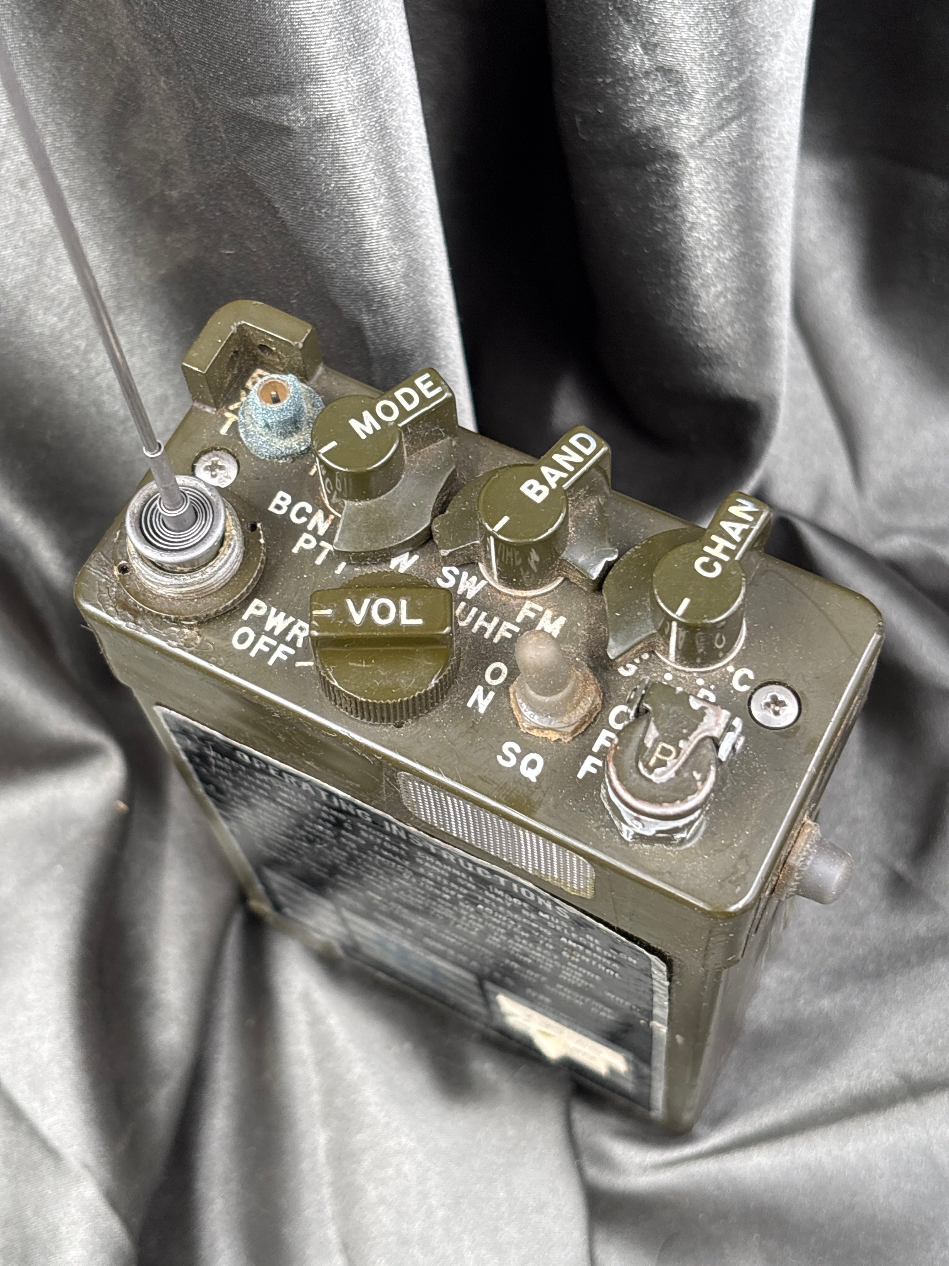 VIETNAM ERA AIR FORCE SURVIVAL RADIO — image 3