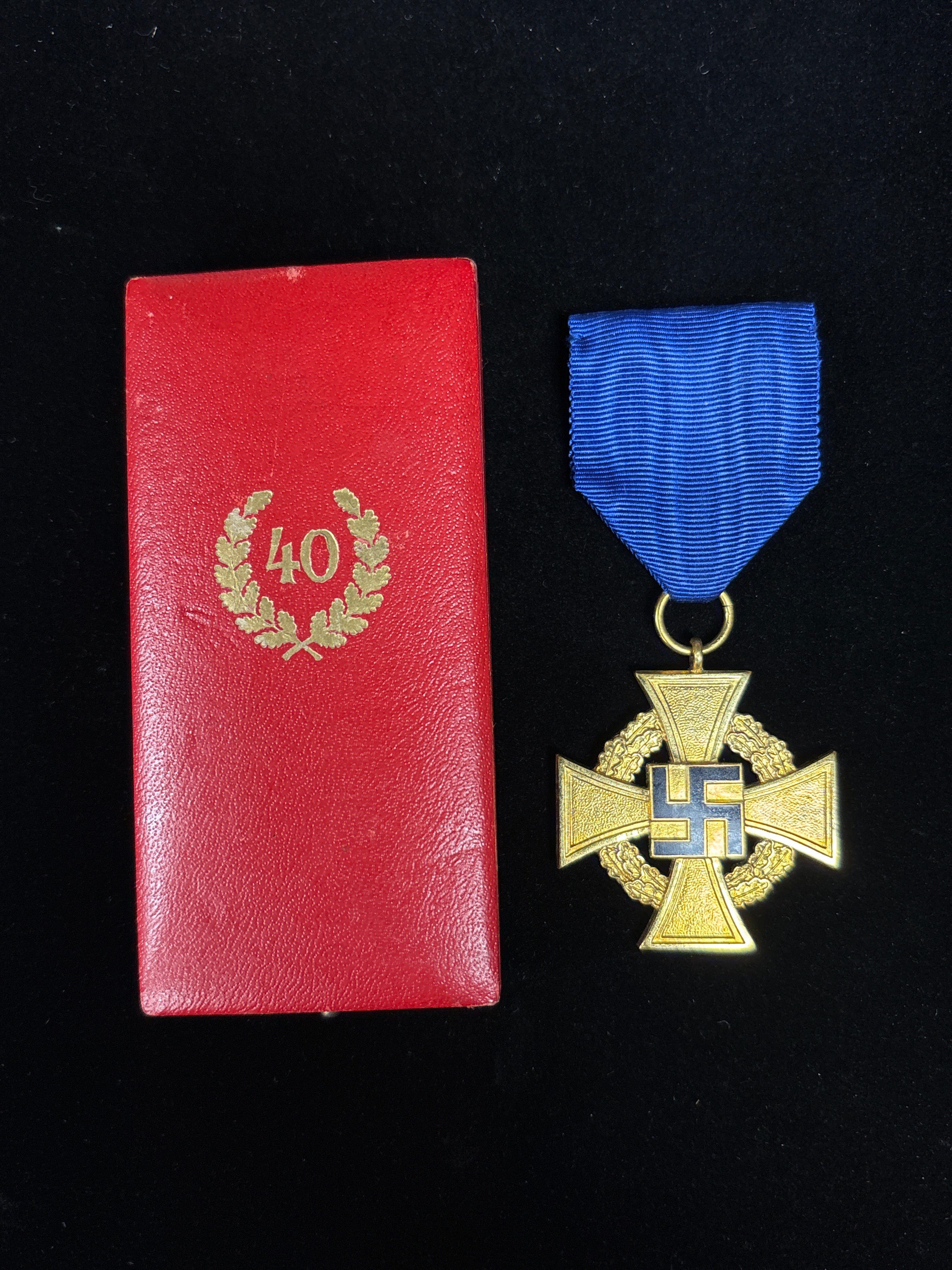 WWII Era German Cased 40 Year Faithful Service Medal — image 2