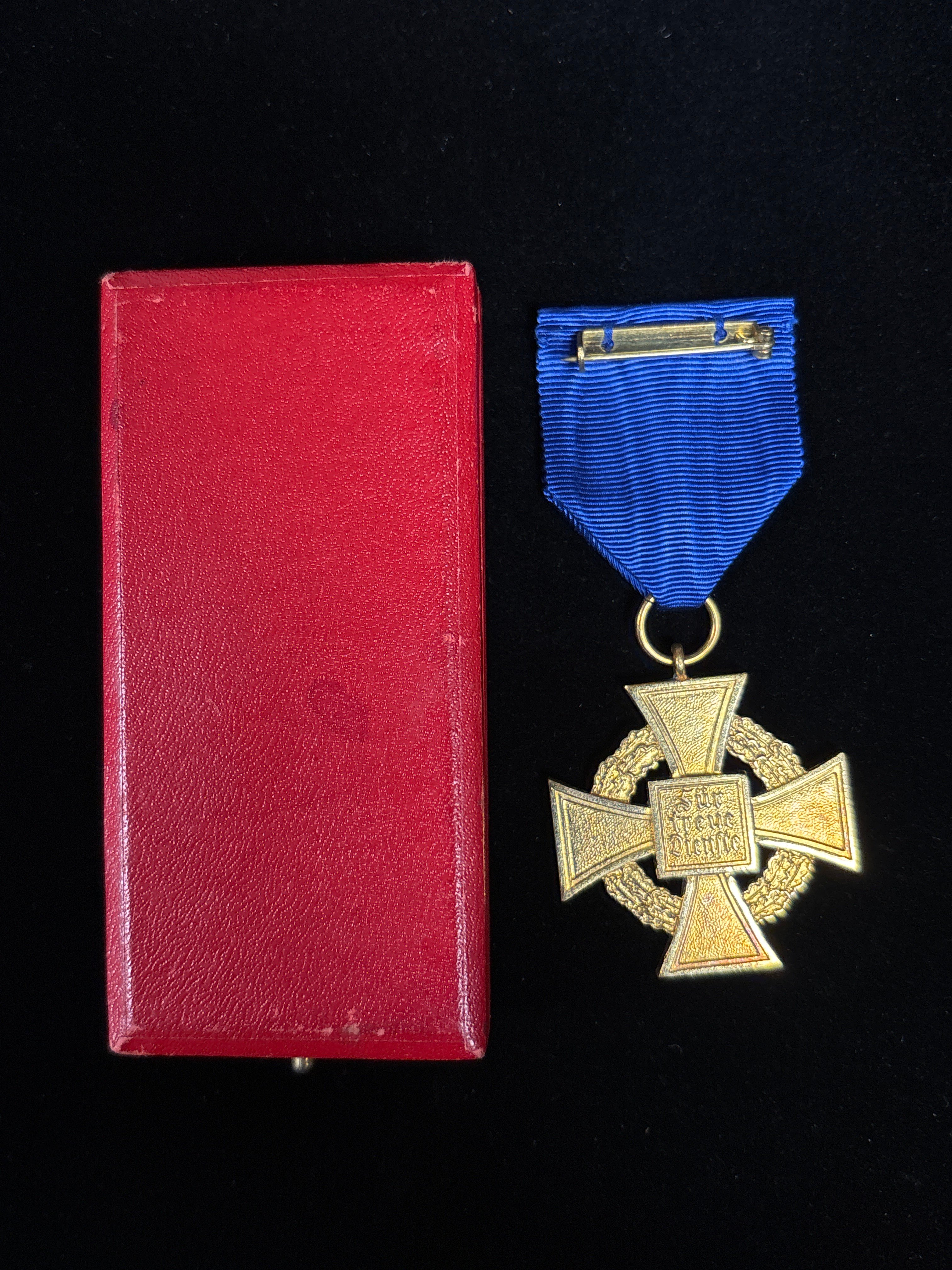 WWII Era German Cased 40 Year Faithful Service Medal — image 3