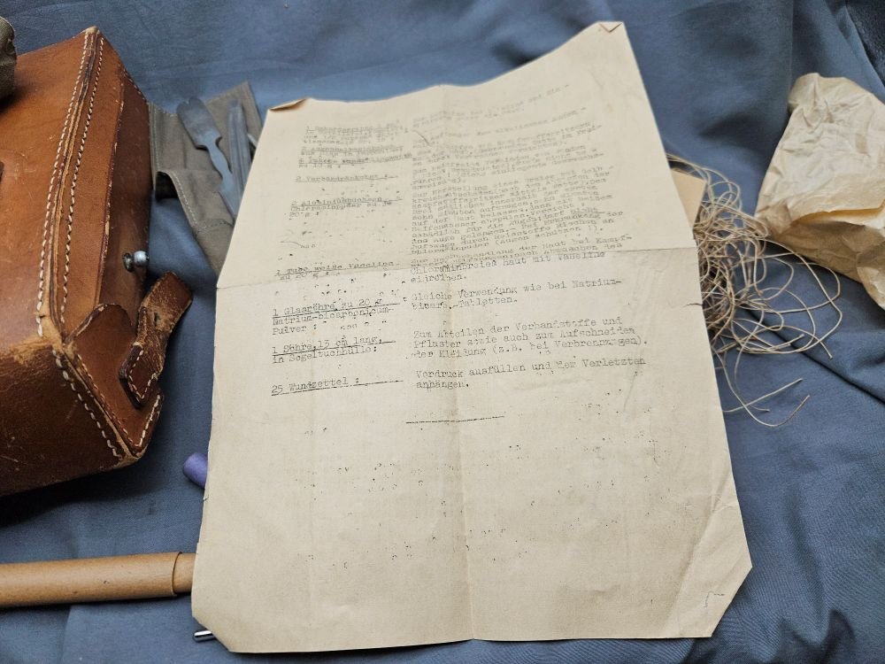 WWII German First Aid Kit — image 11