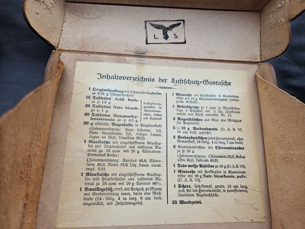 WWII German First Aid Kit — image 4